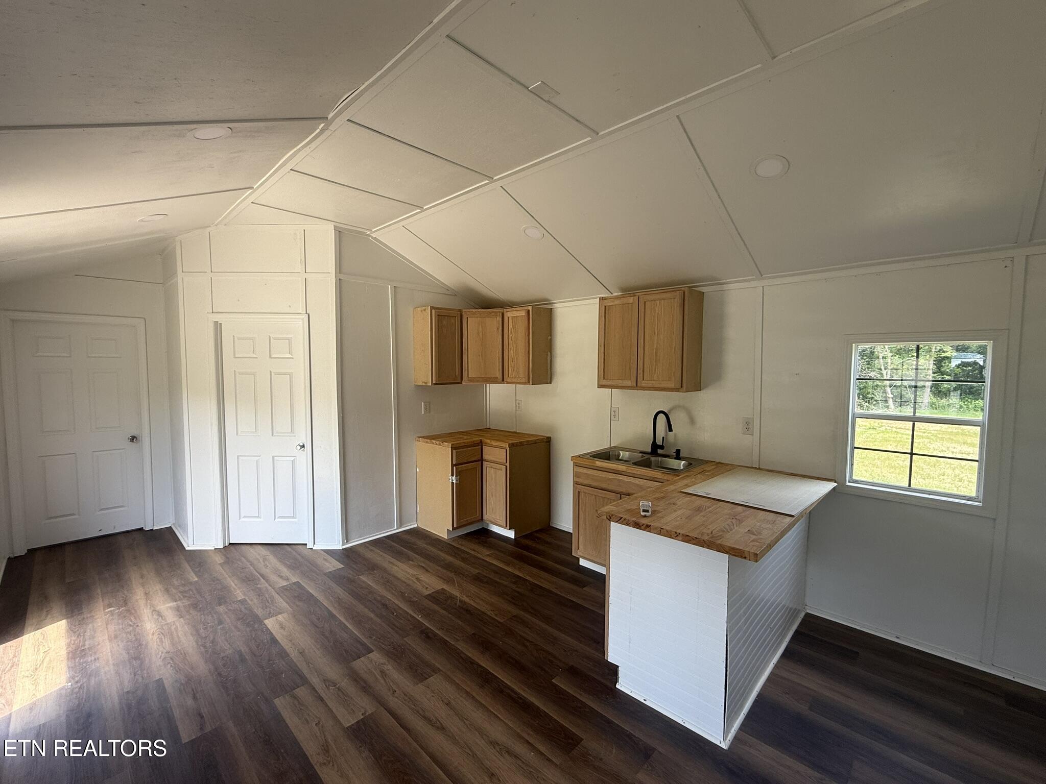 3271 Tennessee 360 Vonore TN 37885