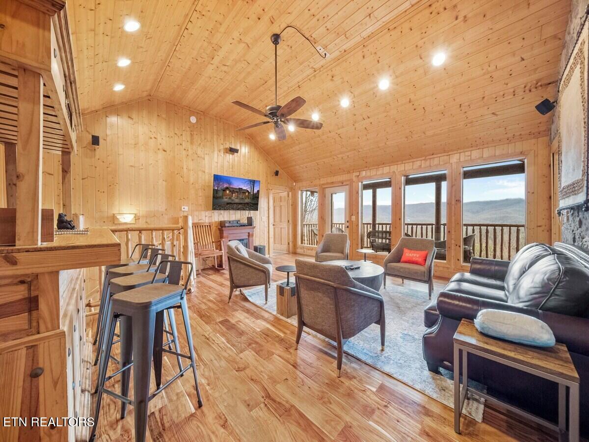 922 Scenic Trail Gatlinburg TN 37738