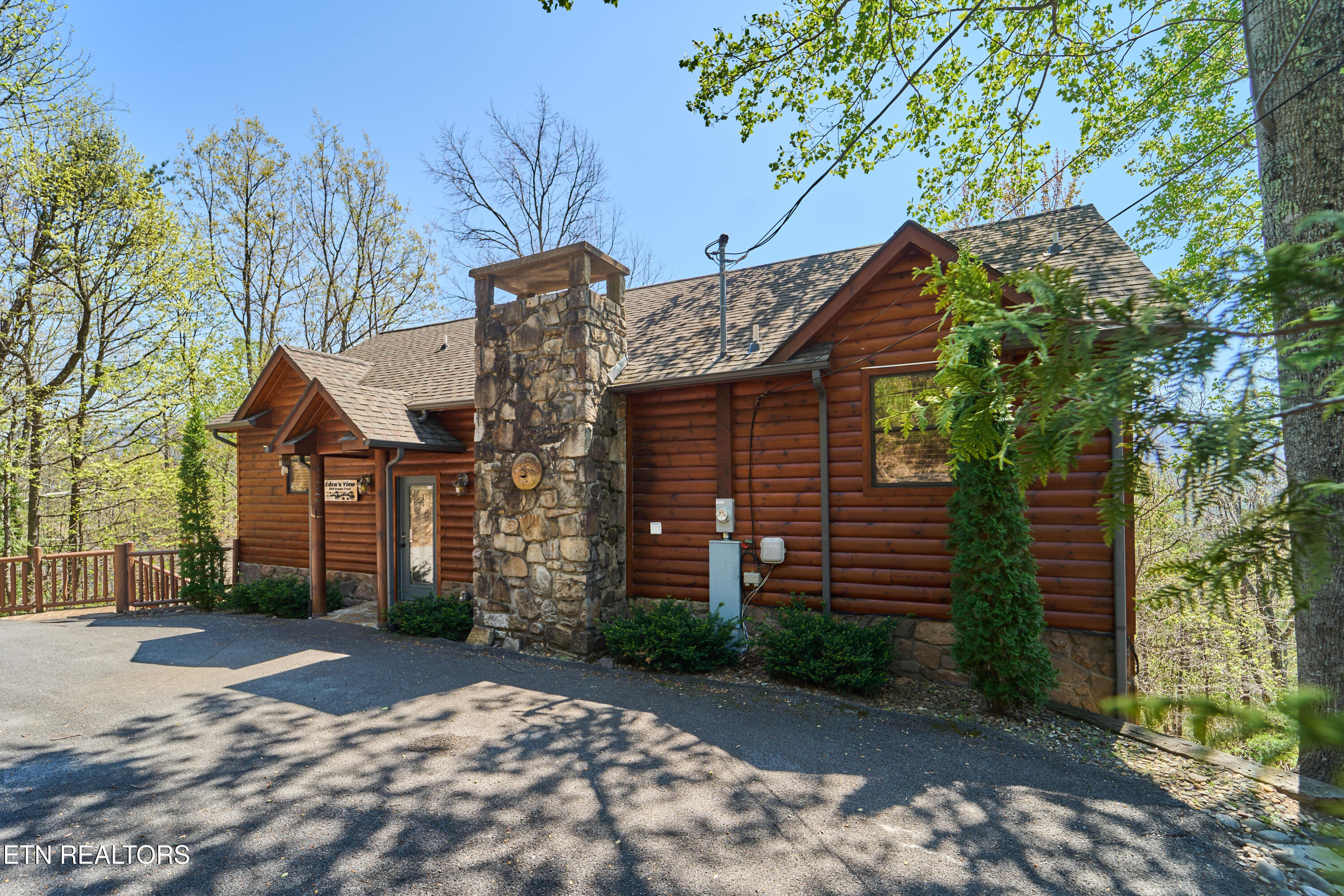 922 Scenic Trail Gatlinburg TN 37738