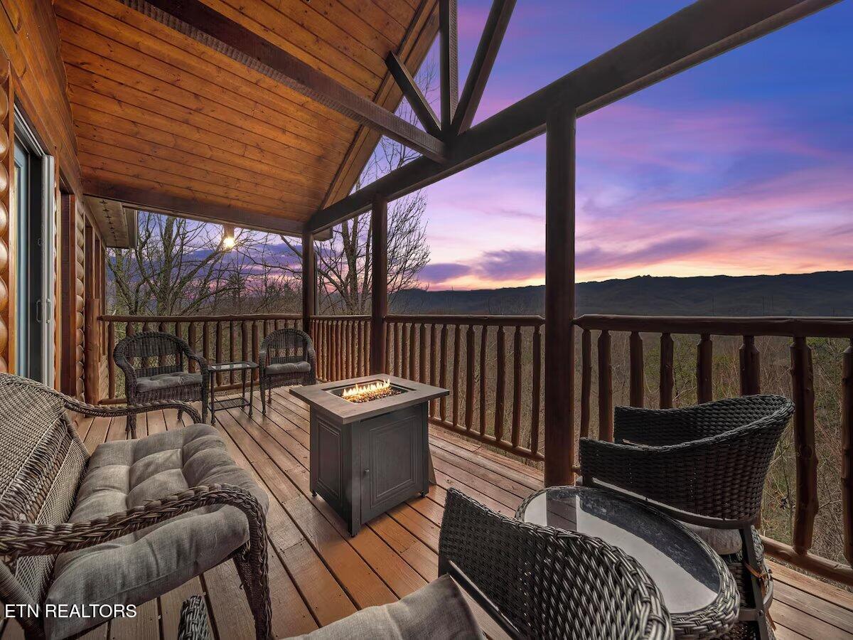 922 Scenic Trail Gatlinburg TN 37738