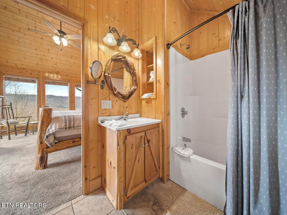 922 Scenic Trail Gatlinburg TN 37738