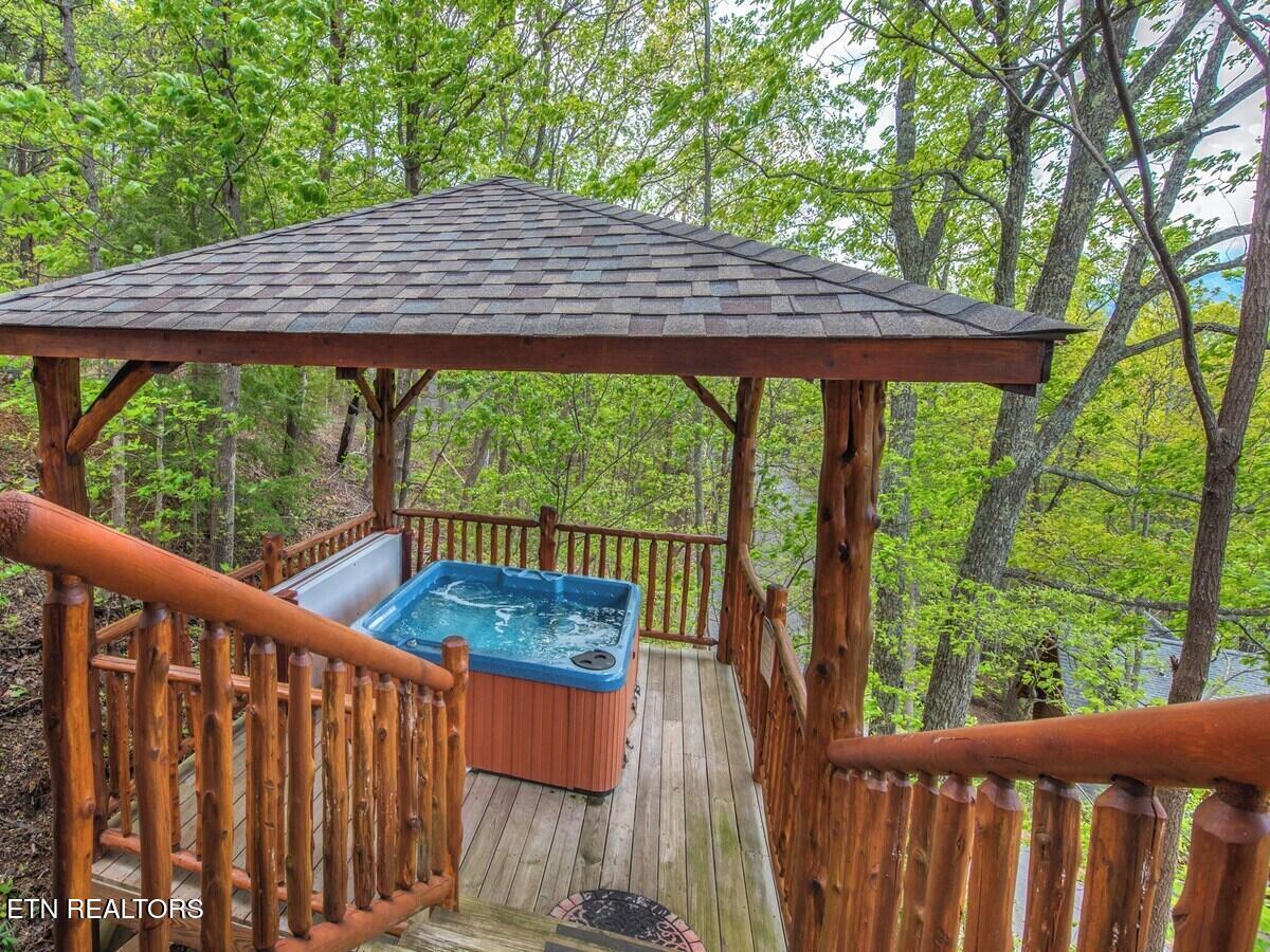 922 Scenic Trail Gatlinburg TN 37738