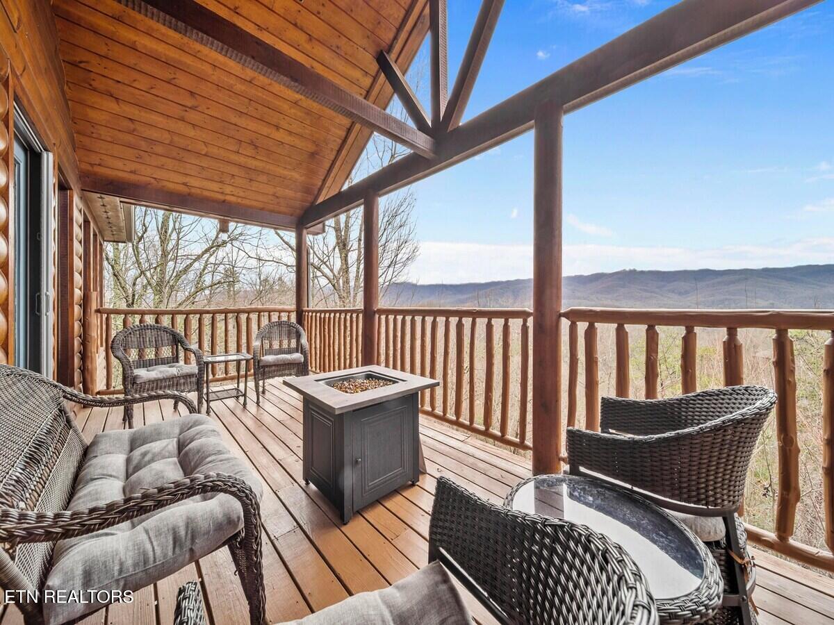 922 Scenic Trail Gatlinburg TN 37738