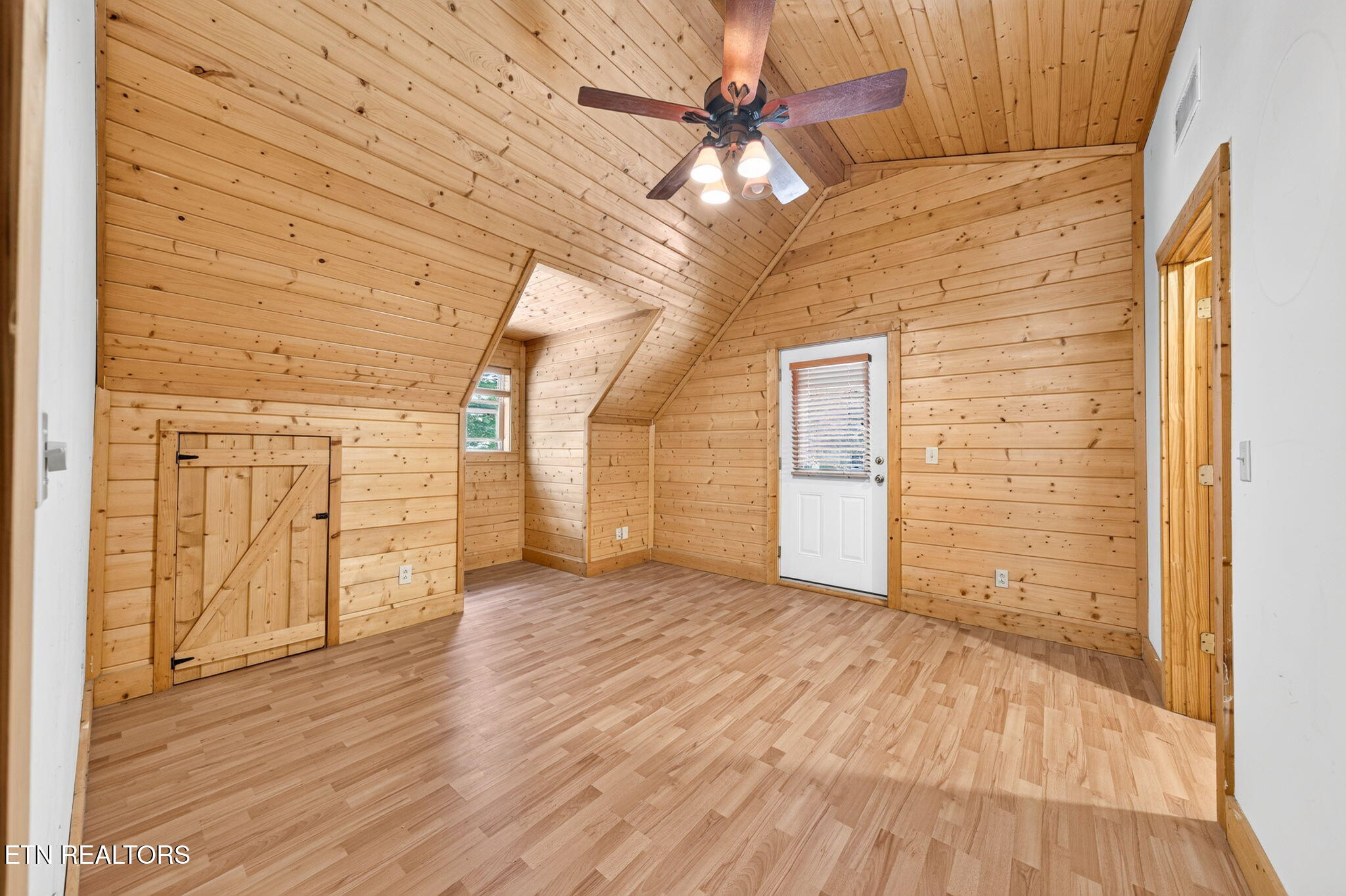 35 Ridge View Lane Spencer TN 38585