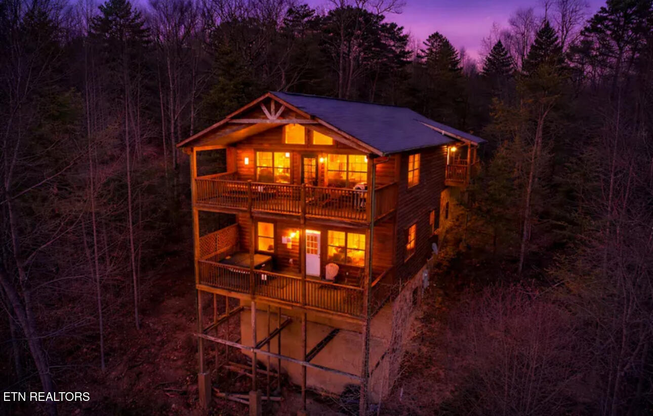 2539 Raccoon Hollow Way Sevierville TN 37862