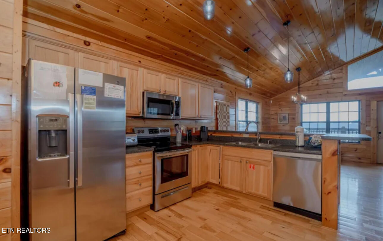 2539 Raccoon Hollow Way Sevierville TN 37862