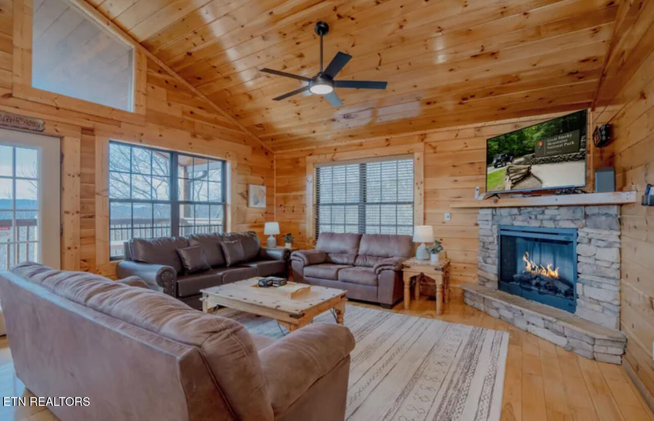 2539 Raccoon Hollow Way Sevierville TN 37862