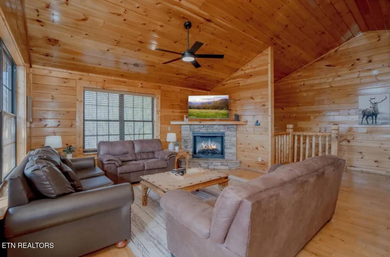 2539 Raccoon Hollow Way Sevierville TN 37862