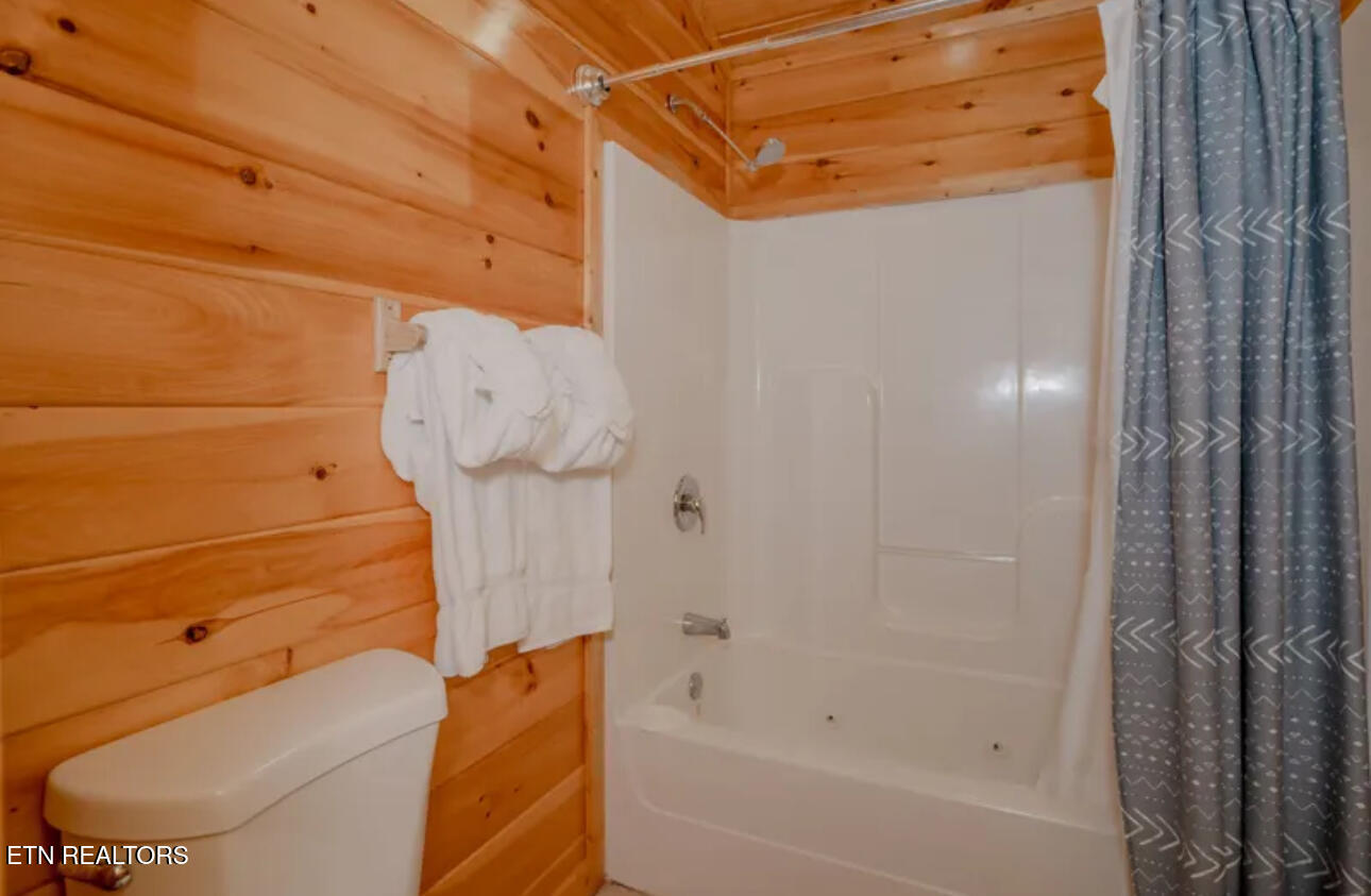 2539 Raccoon Hollow Way Sevierville TN 37862