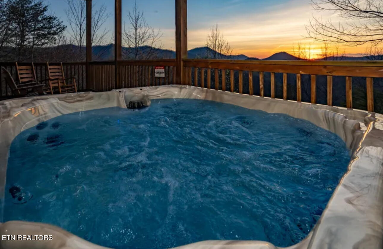 2539 Raccoon Hollow Way Sevierville TN 37862