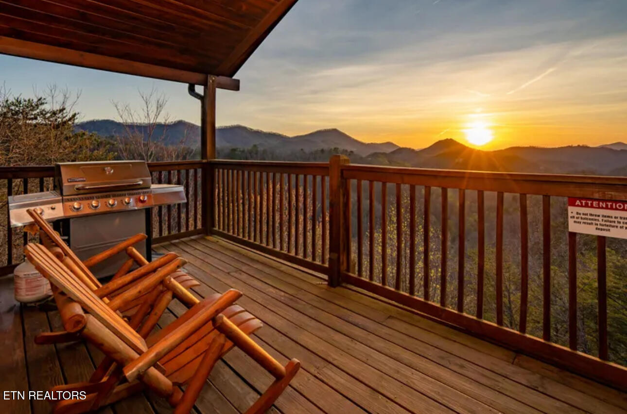 2539 Raccoon Hollow Way Sevierville TN 37862