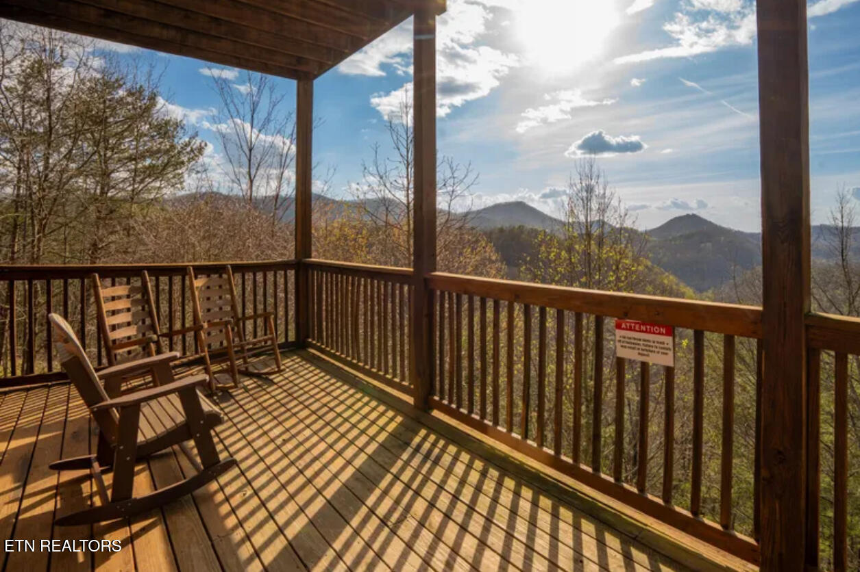 2539 Raccoon Hollow Way Sevierville TN 37862