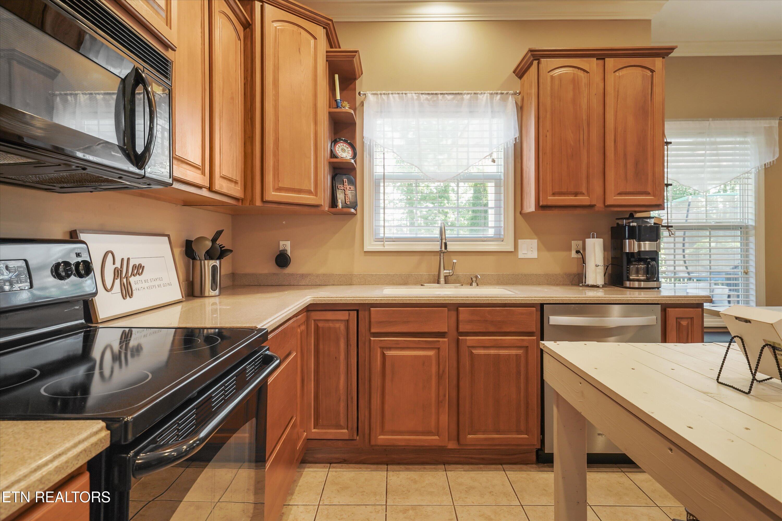1624 Silver Oak Lane Lenoir City TN 37772