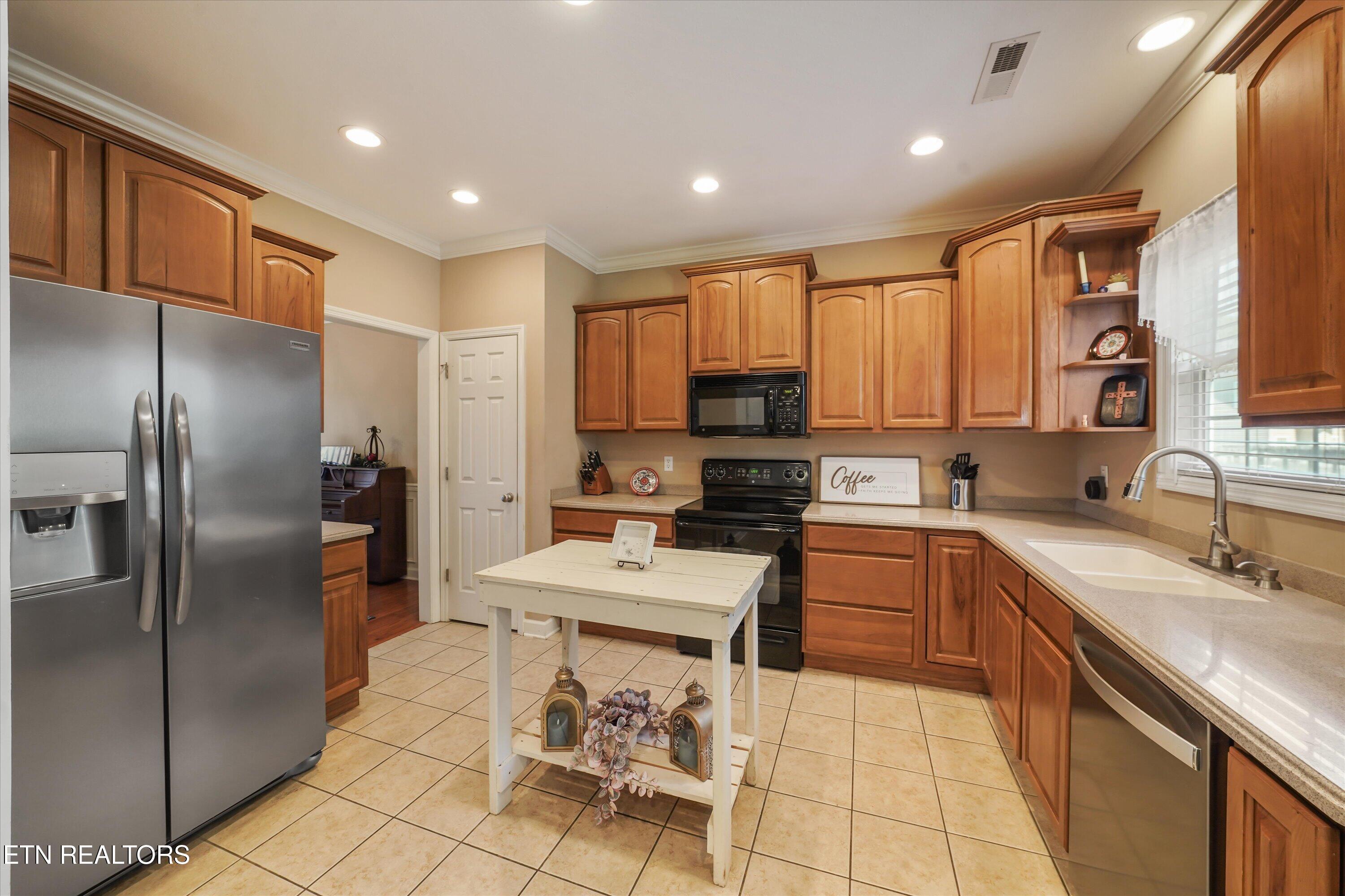 1624 Silver Oak Lane Lenoir City TN 37772