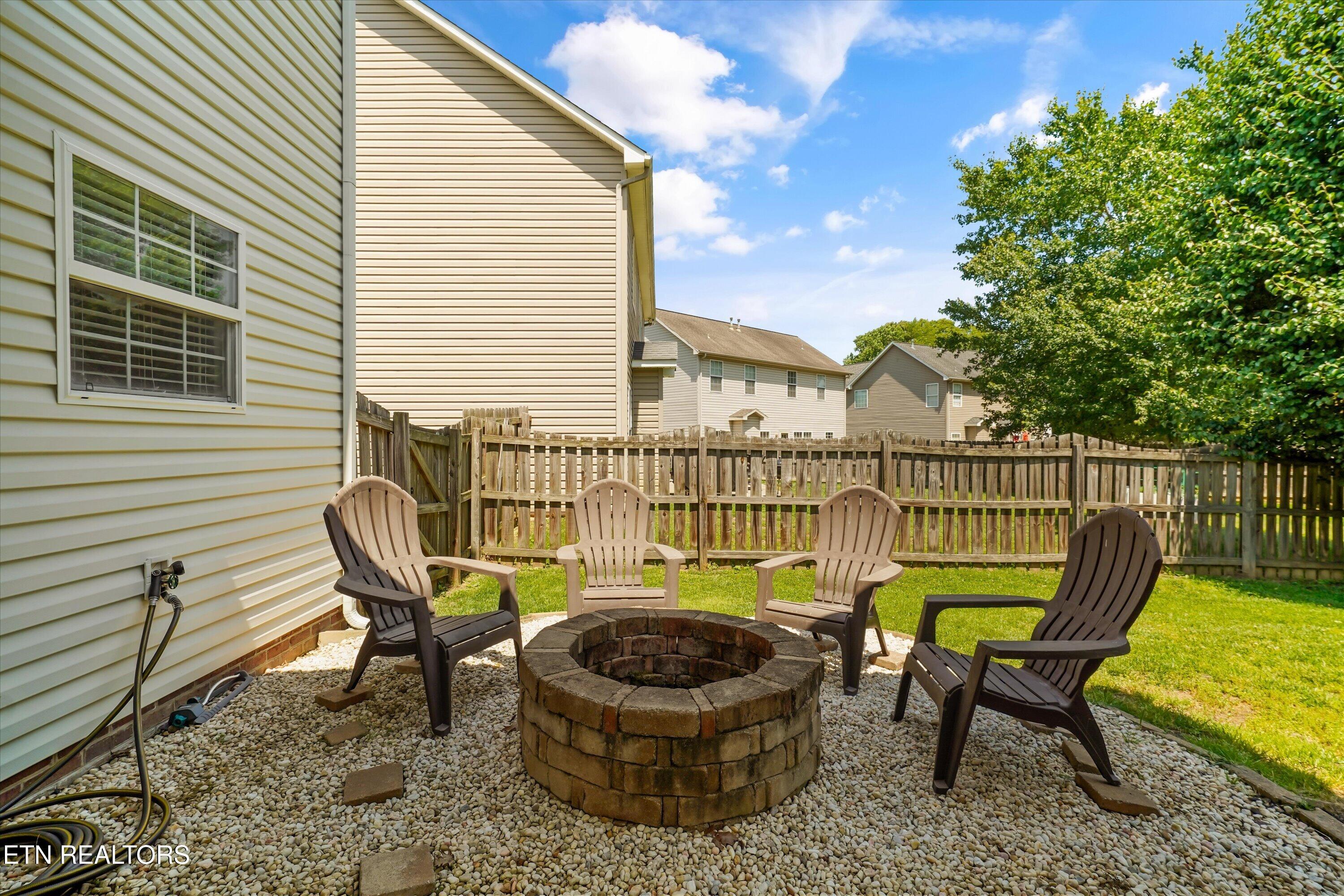 1624 Silver Oak Lane Lenoir City TN 37772