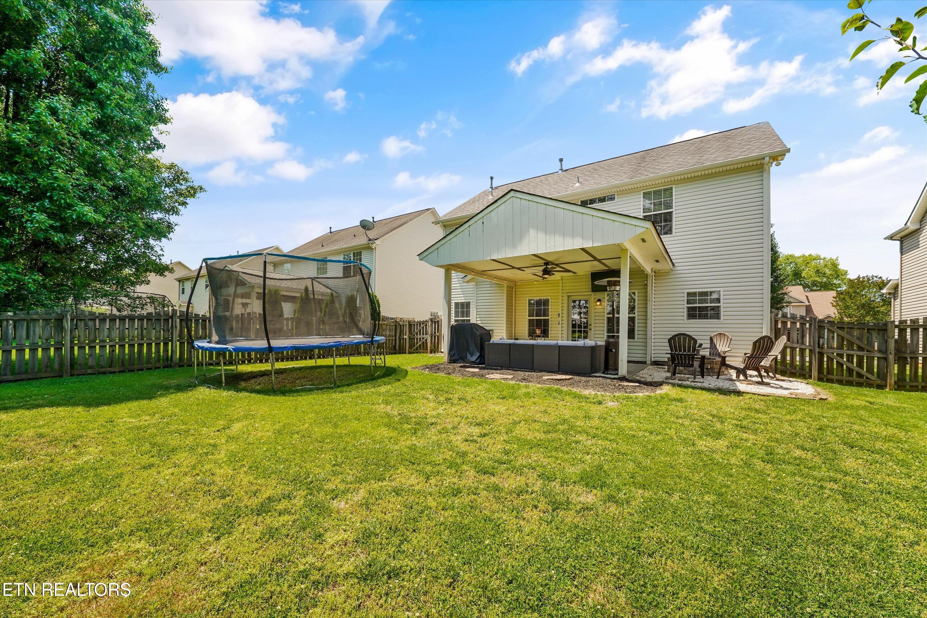 1624 Silver Oak Lane Lenoir City TN 37772