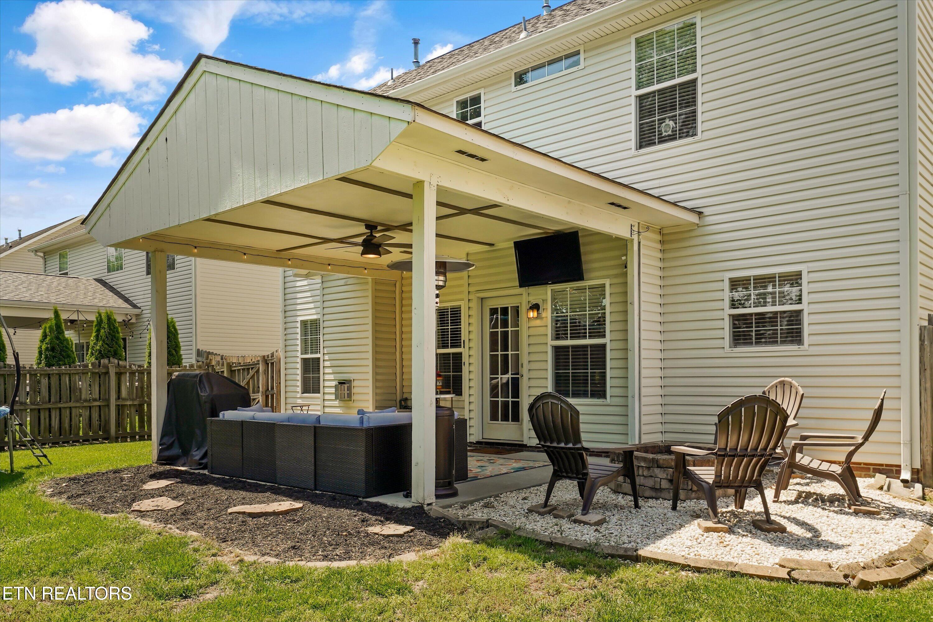 1624 Silver Oak Lane Lenoir City TN 37772