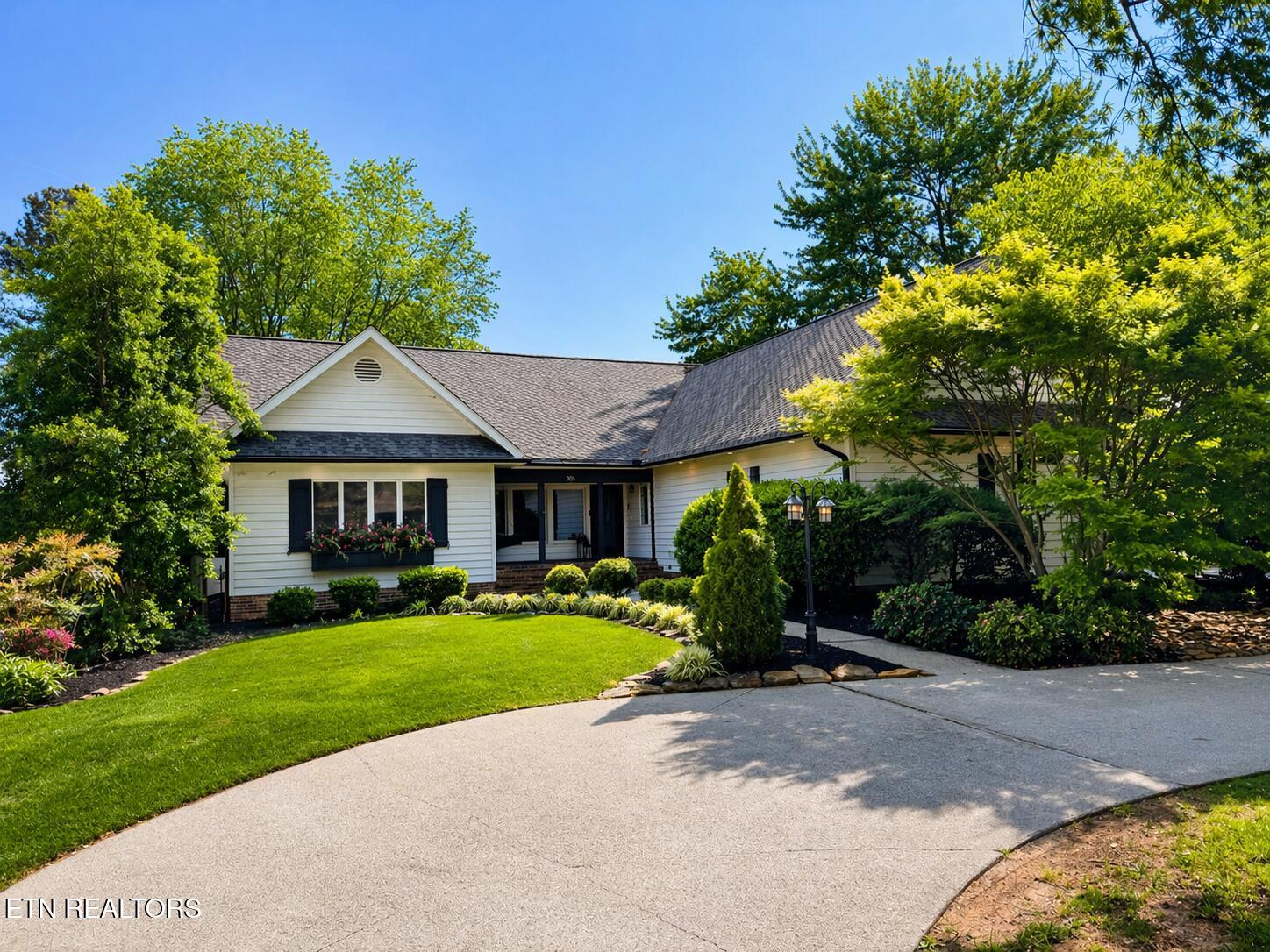 305 Llanerch Point Knoxville TN 37934