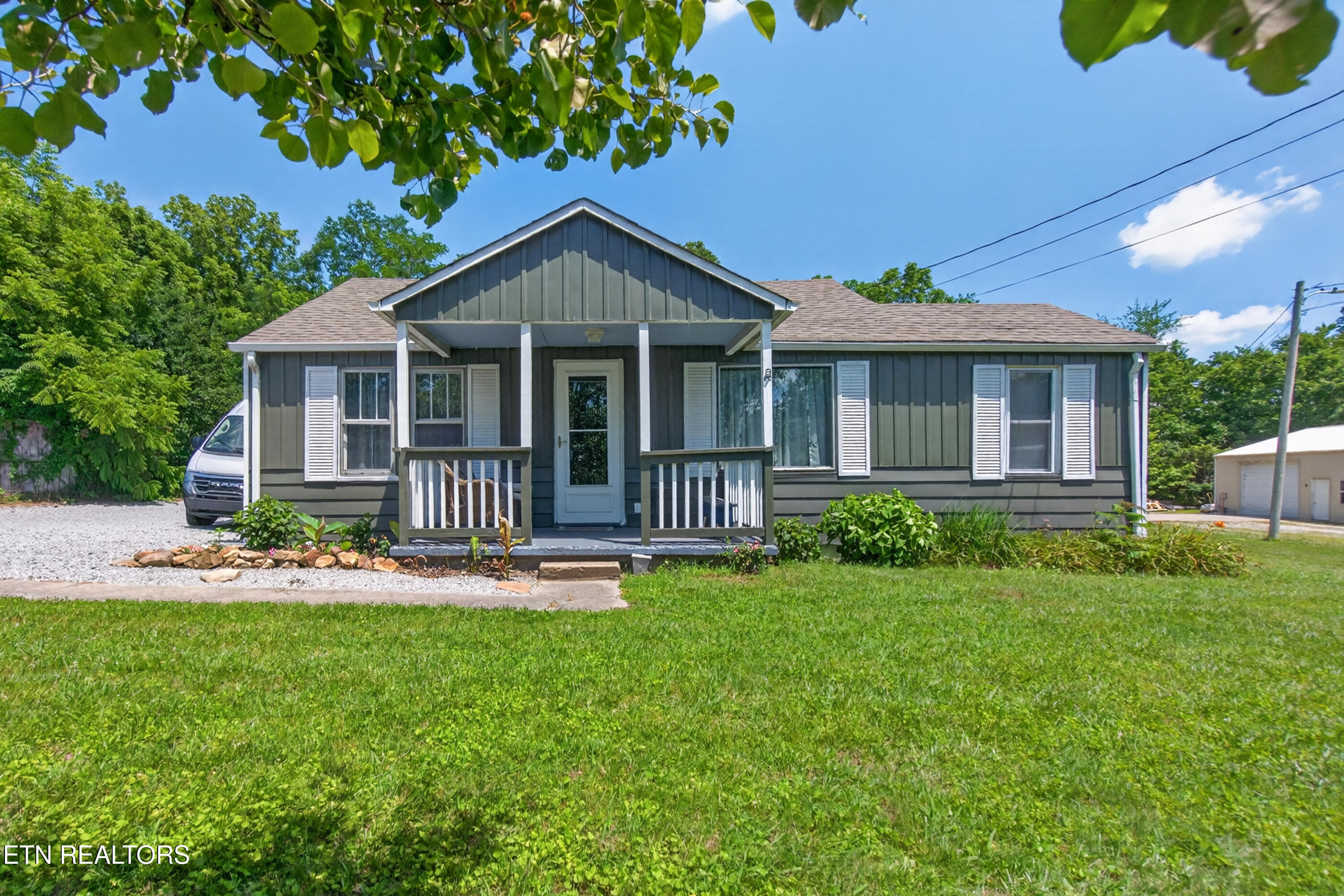 986 Sparta Highway Crossville TN 38572