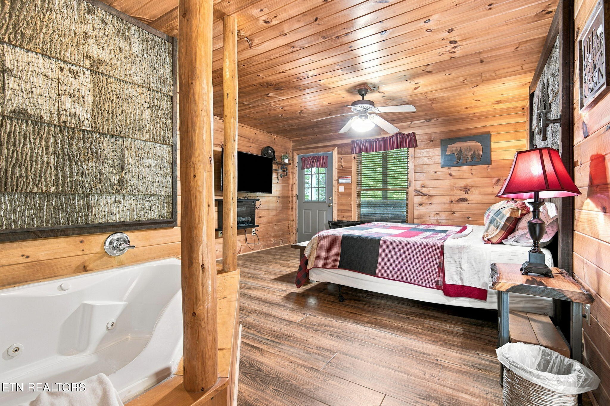 1712 Quail Hollow Way Sevierville TN 37876