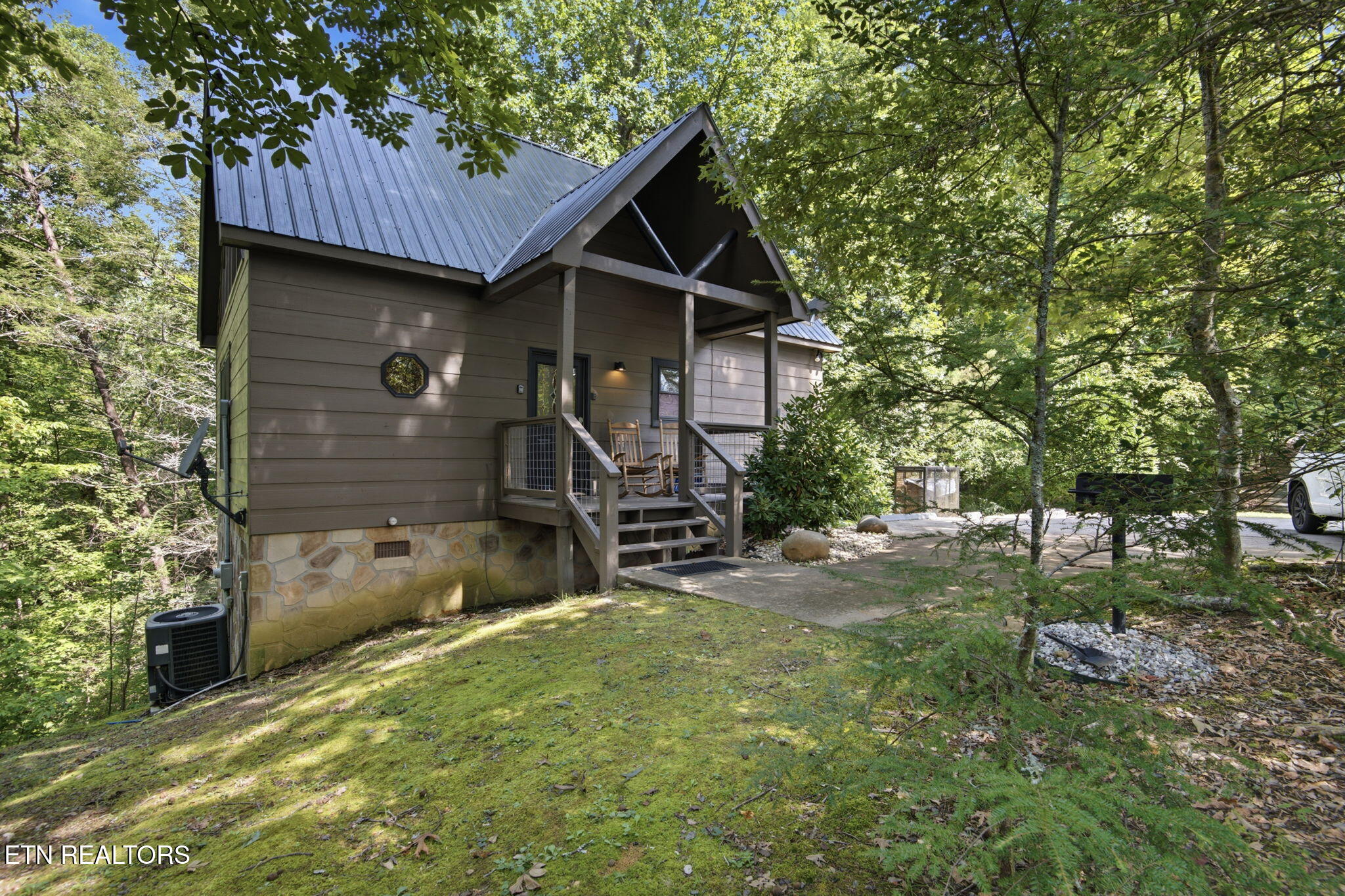 1712 Quail Hollow Way Sevierville TN 37876