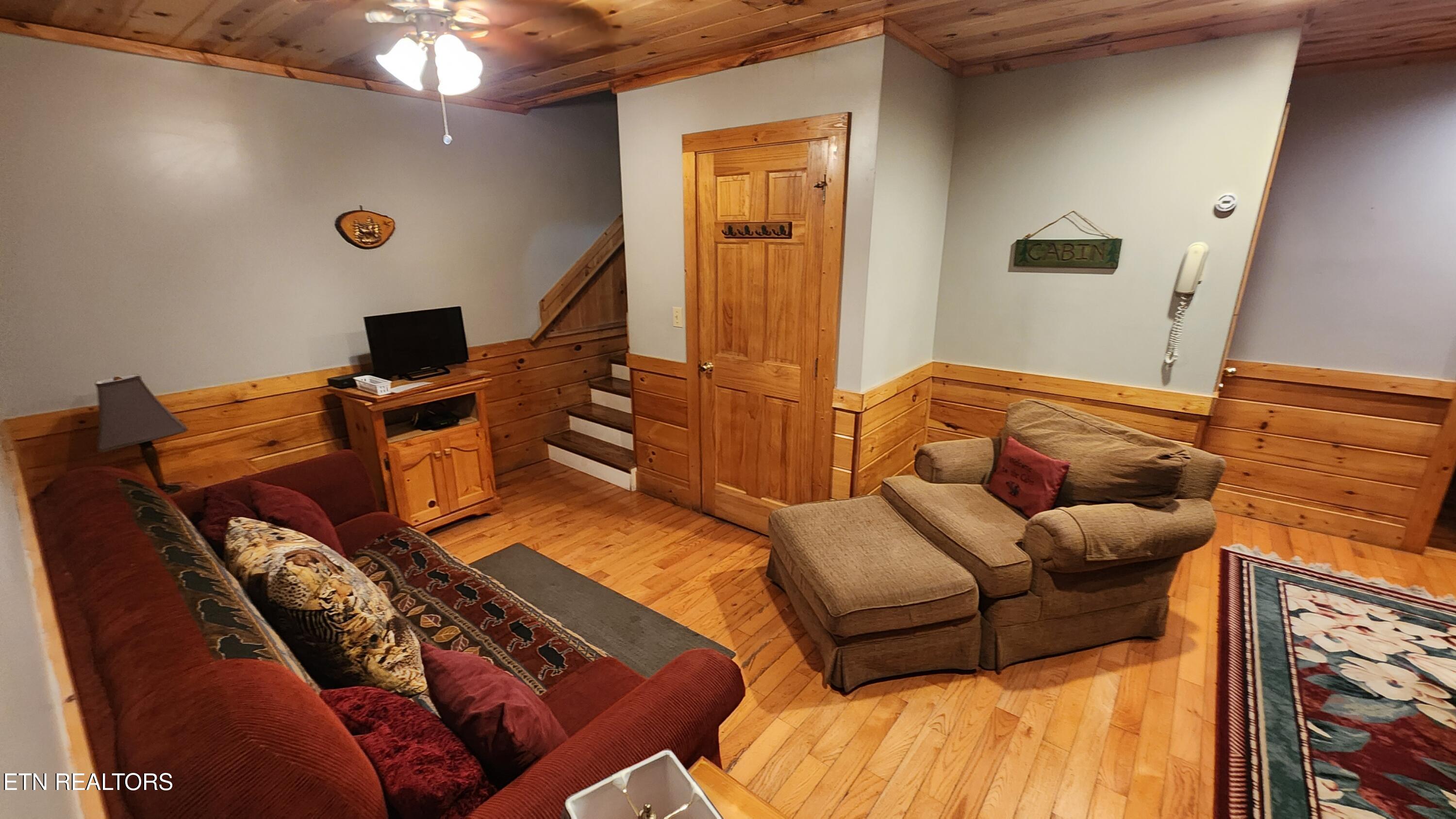 713 Golden Eagle Way Pigeon Forge TN 37863