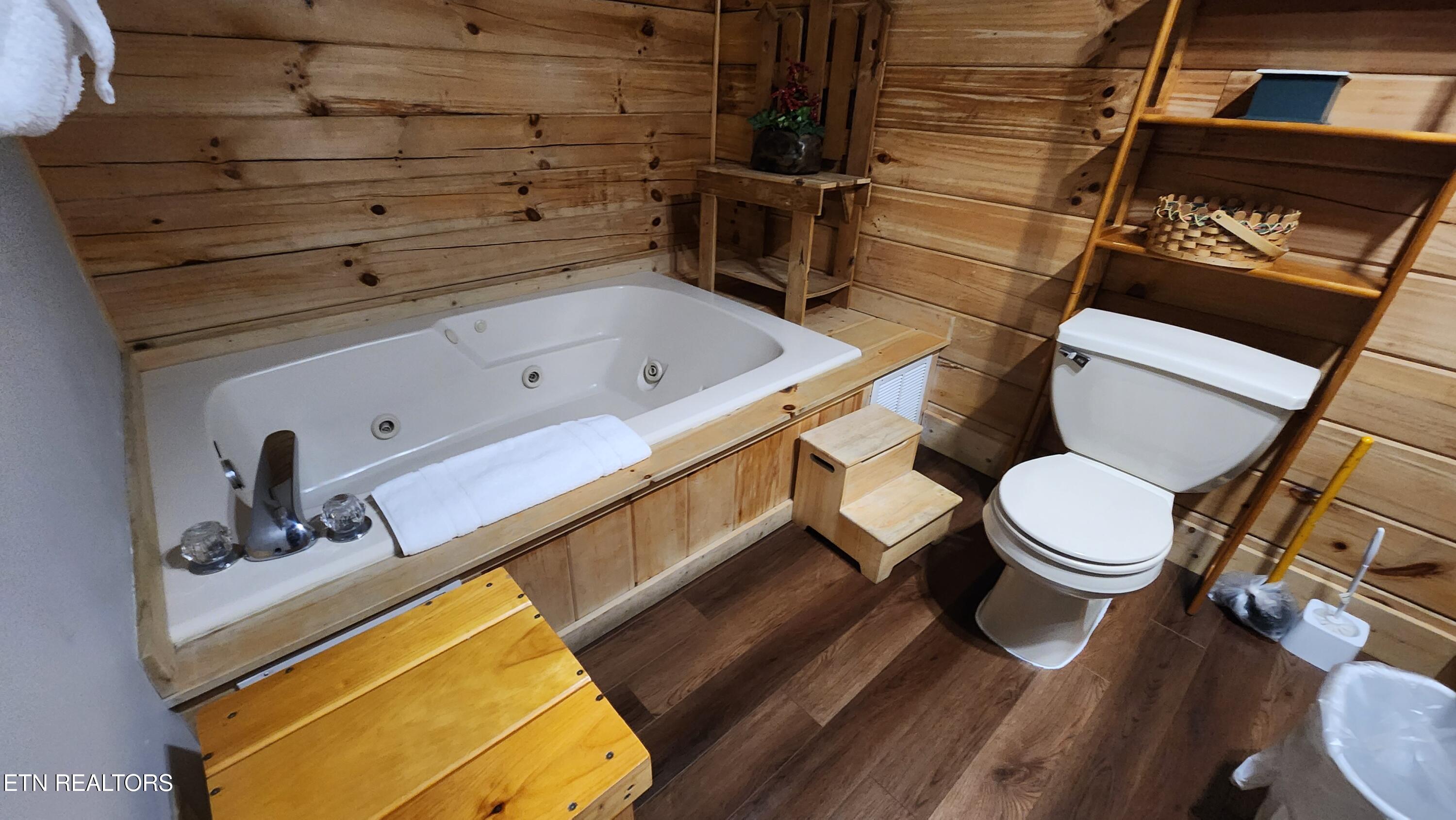 713 Golden Eagle Way Pigeon Forge TN 37863