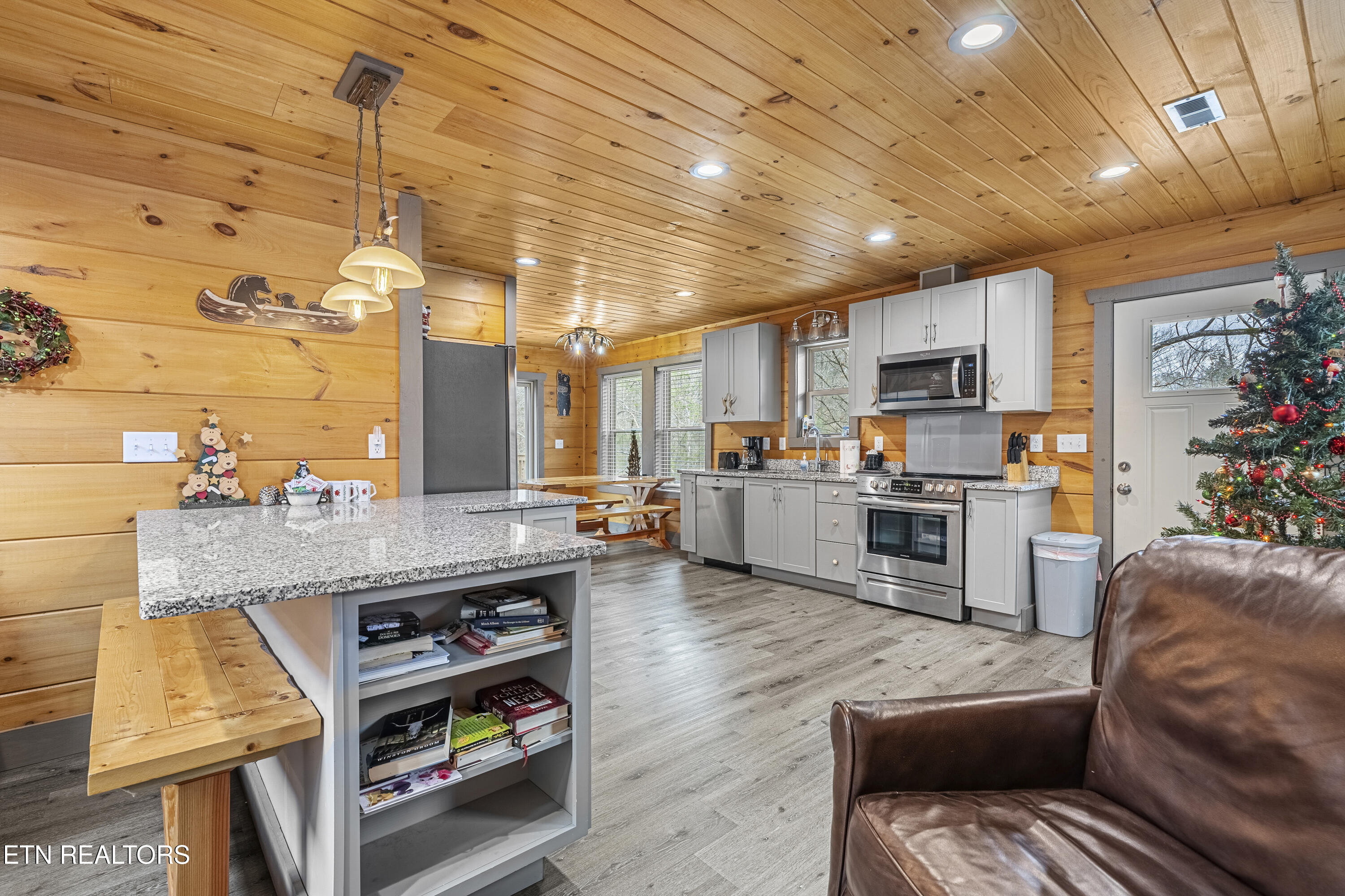 1012 Ravens Ford Way Sevierville TN 37876
