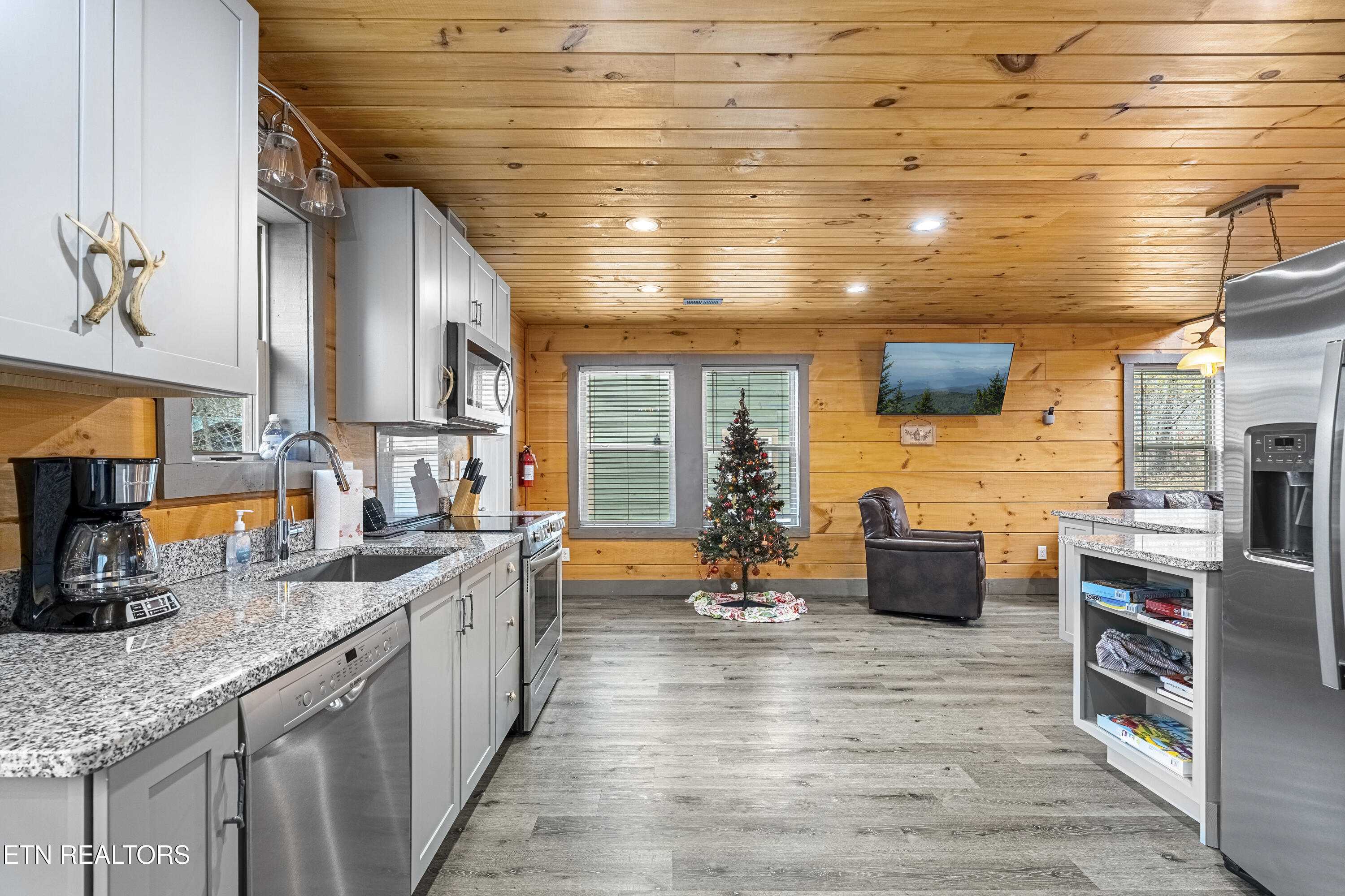 1012 Ravens Ford Way Sevierville TN 37876