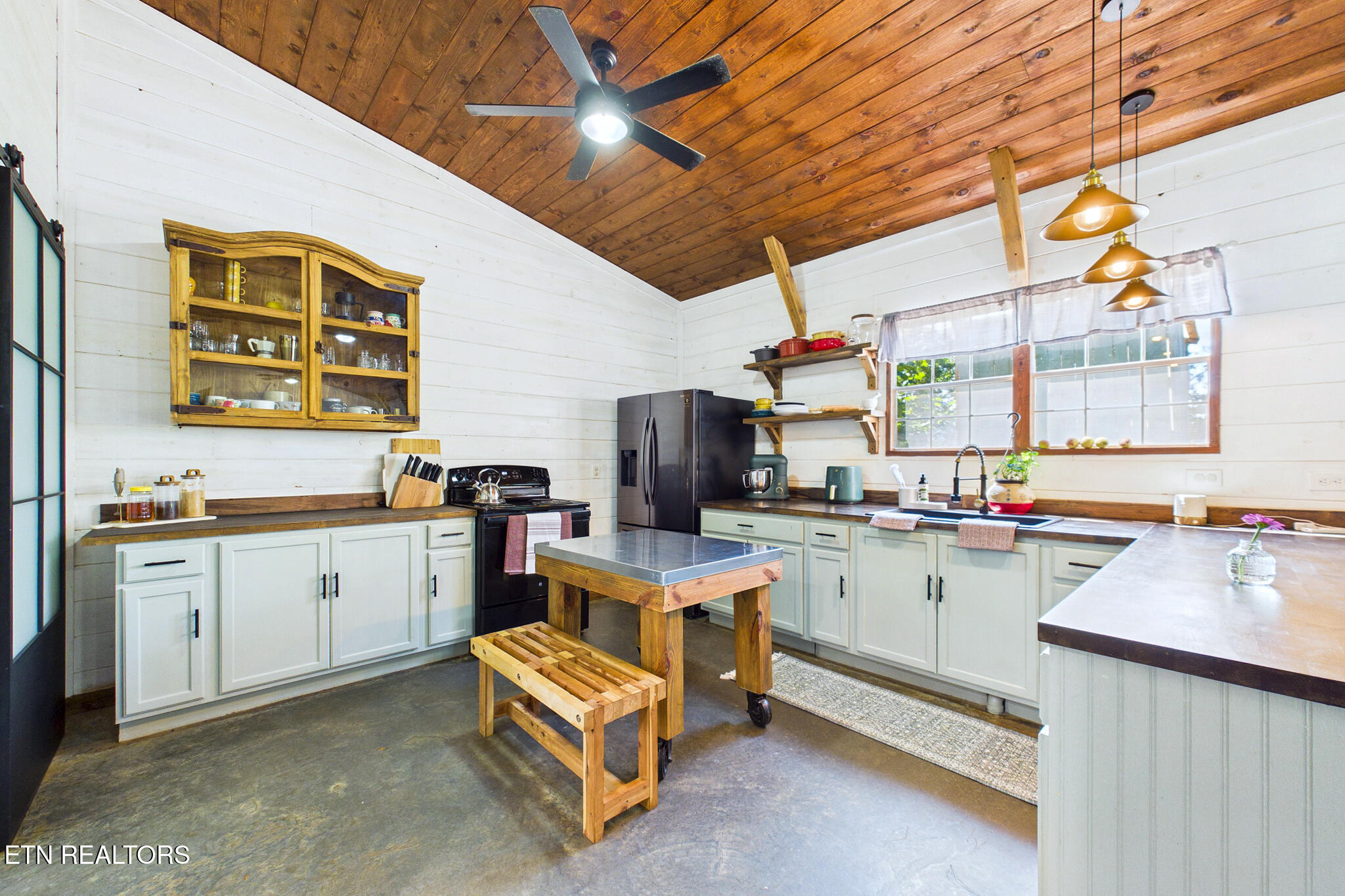 361 County Road 38 Riceville TN 37370