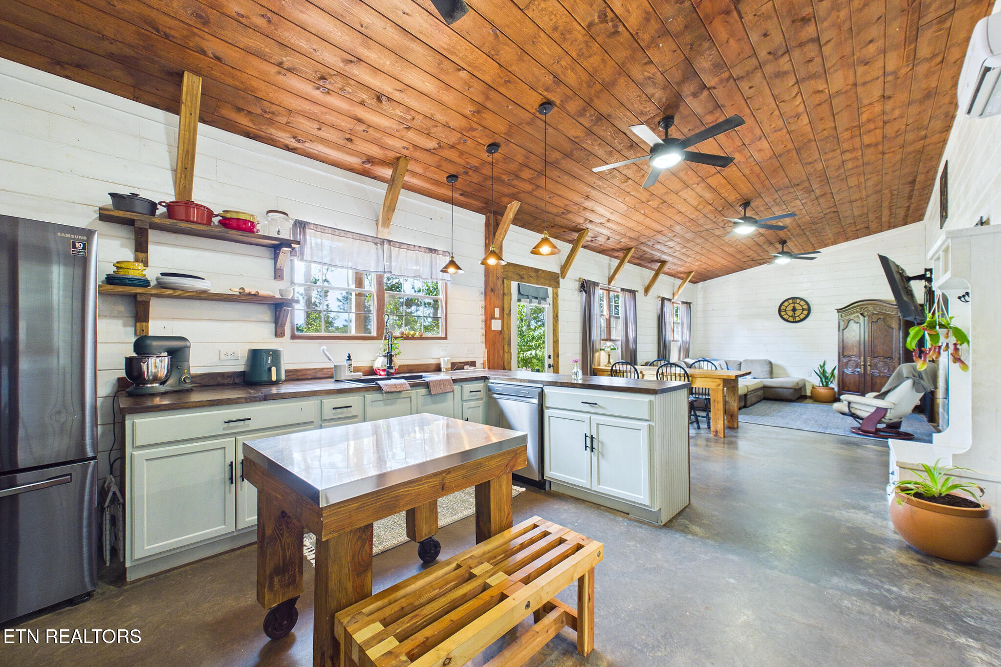 361 County Road 38 Riceville TN 37370