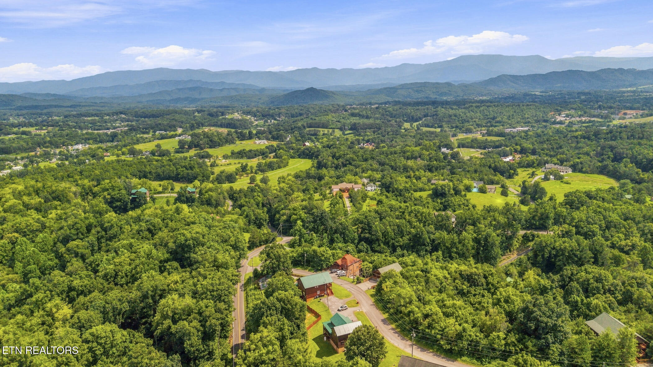 2043 Oakmont Drive Sevierville TN 37876