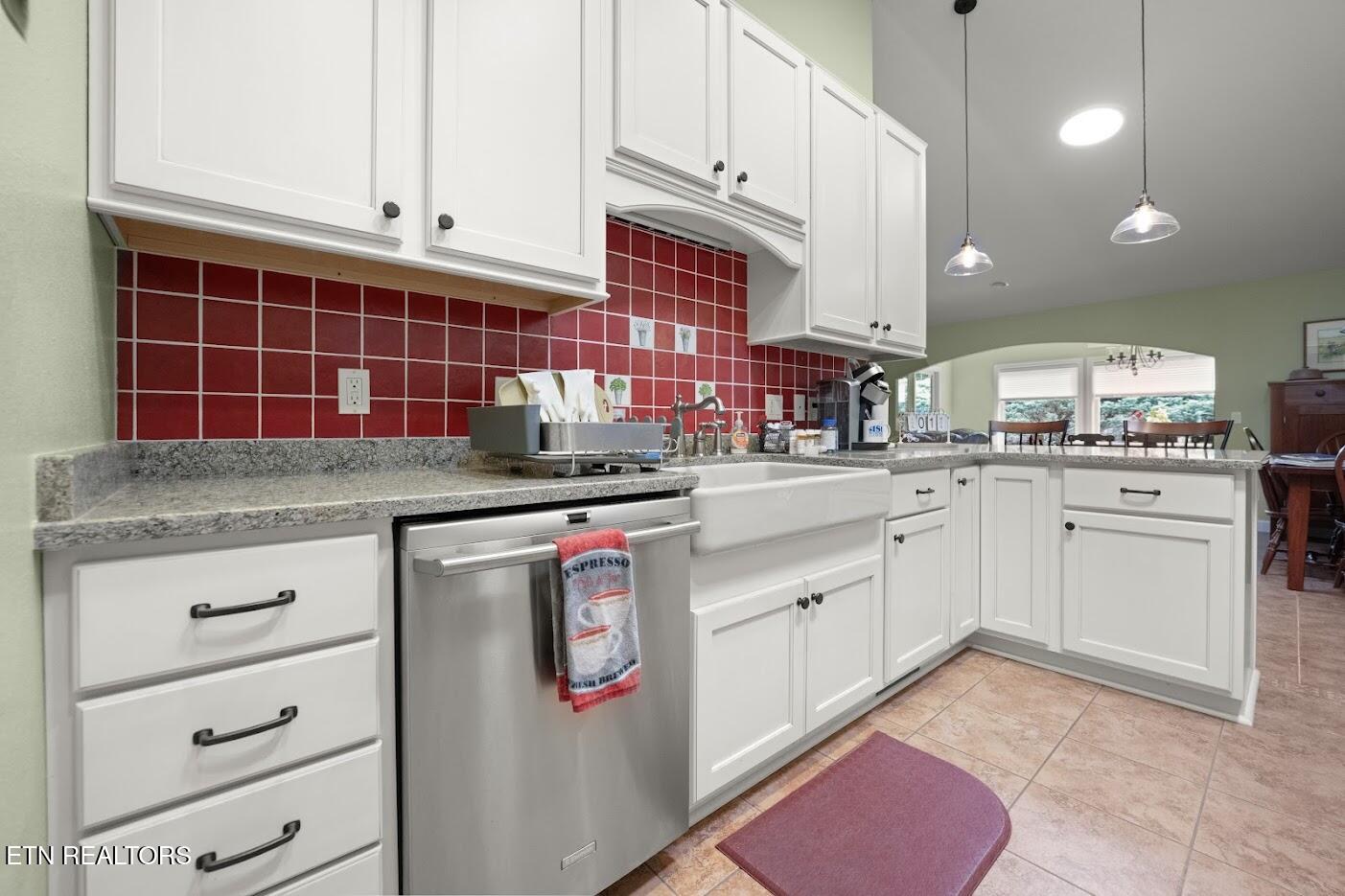 14 Heatherhurst Court Crossville TN 38558
