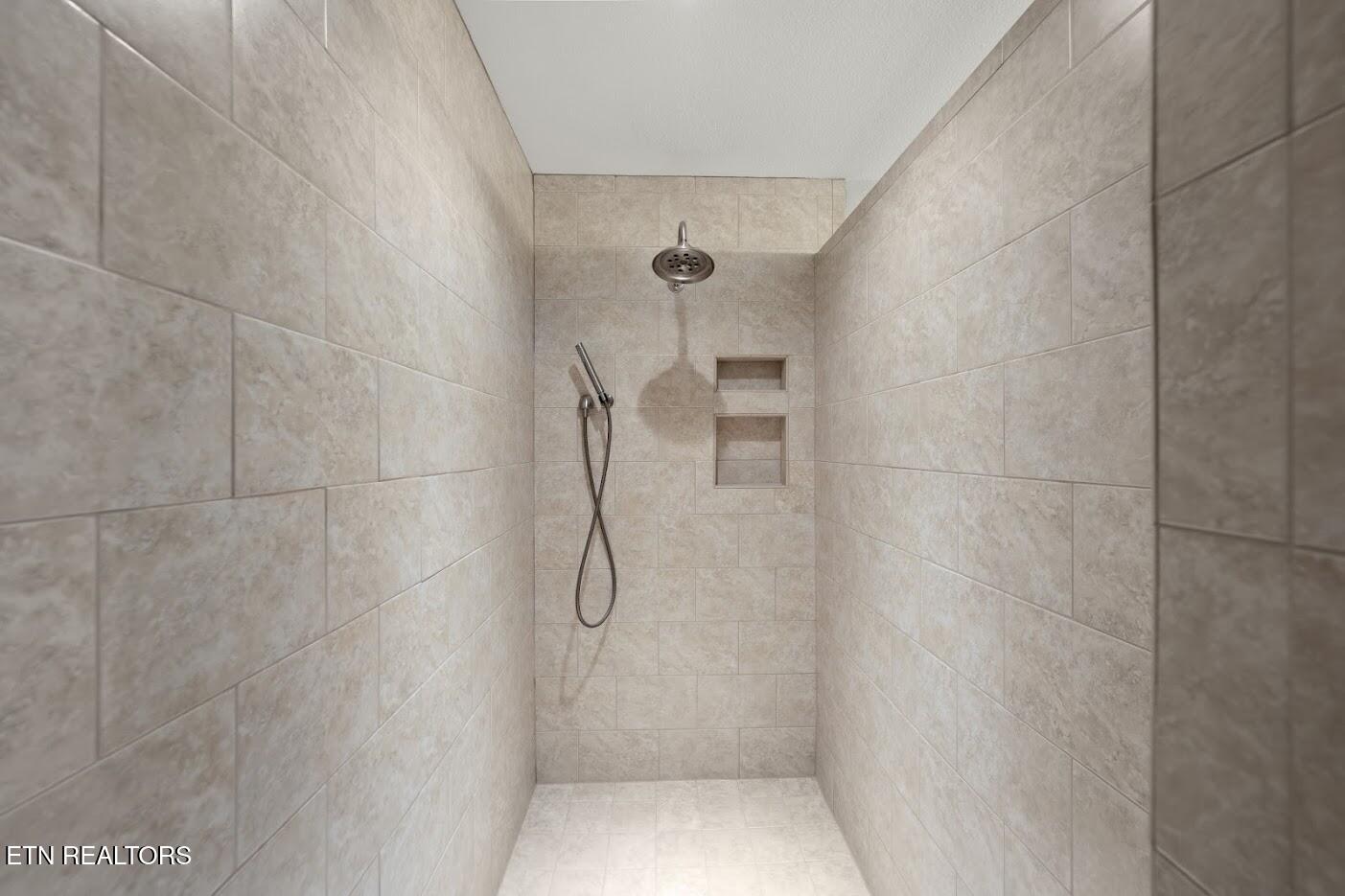 14 Heatherhurst Court Crossville TN 38558