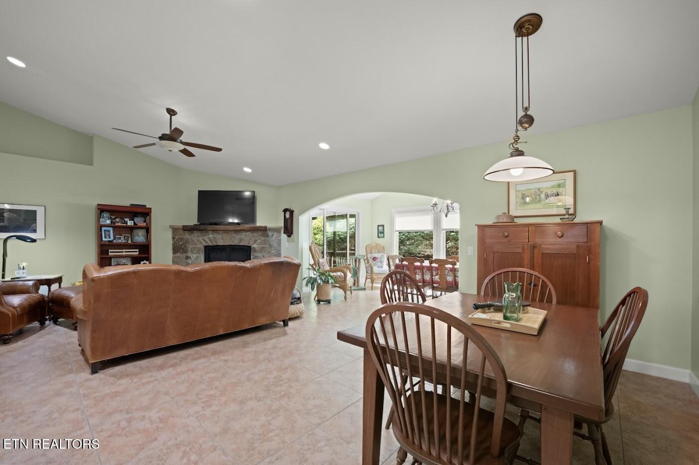 14 Heatherhurst Court Crossville TN 38558