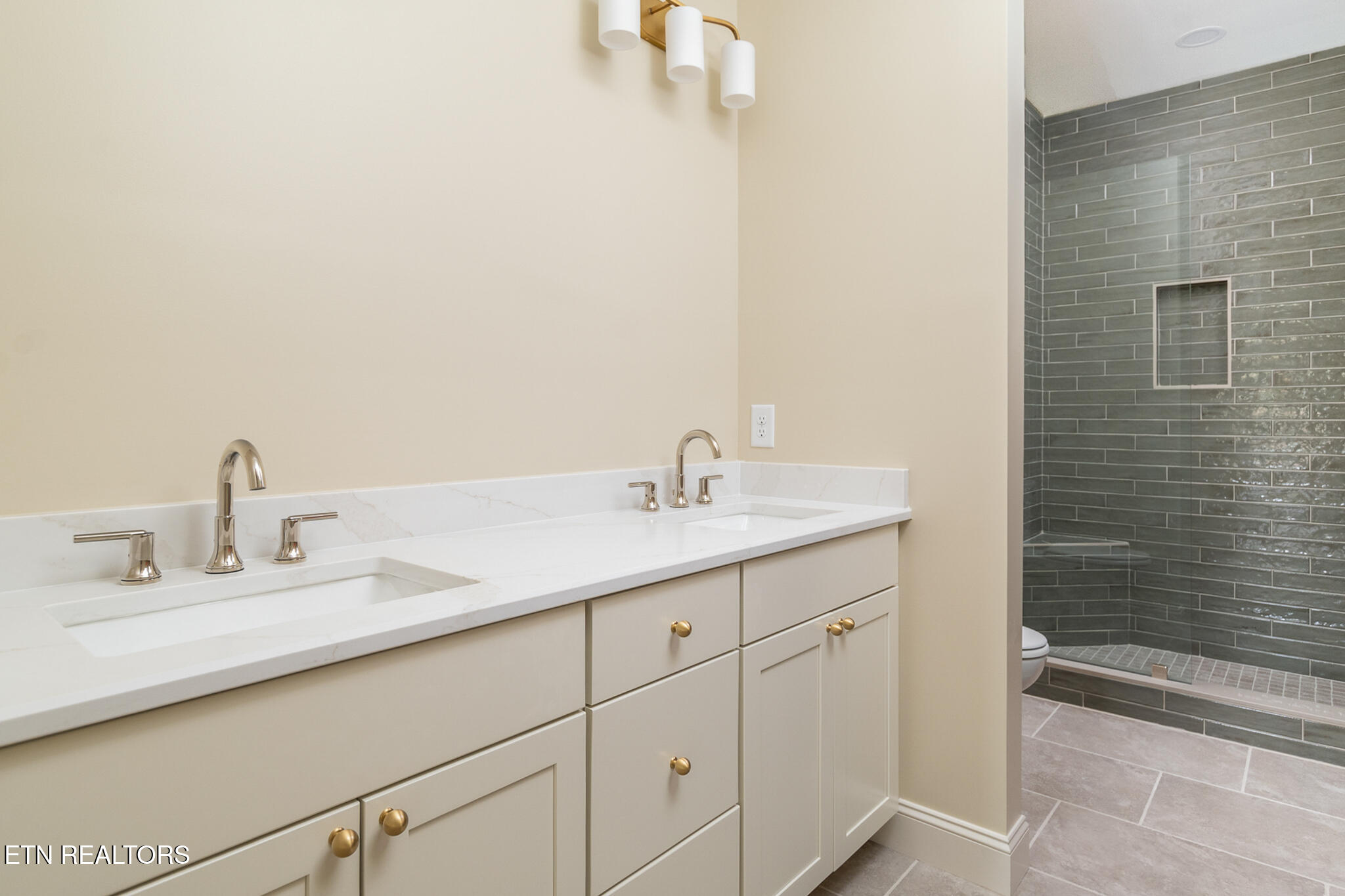 109 Alpine Drive Clinton TN 37716
