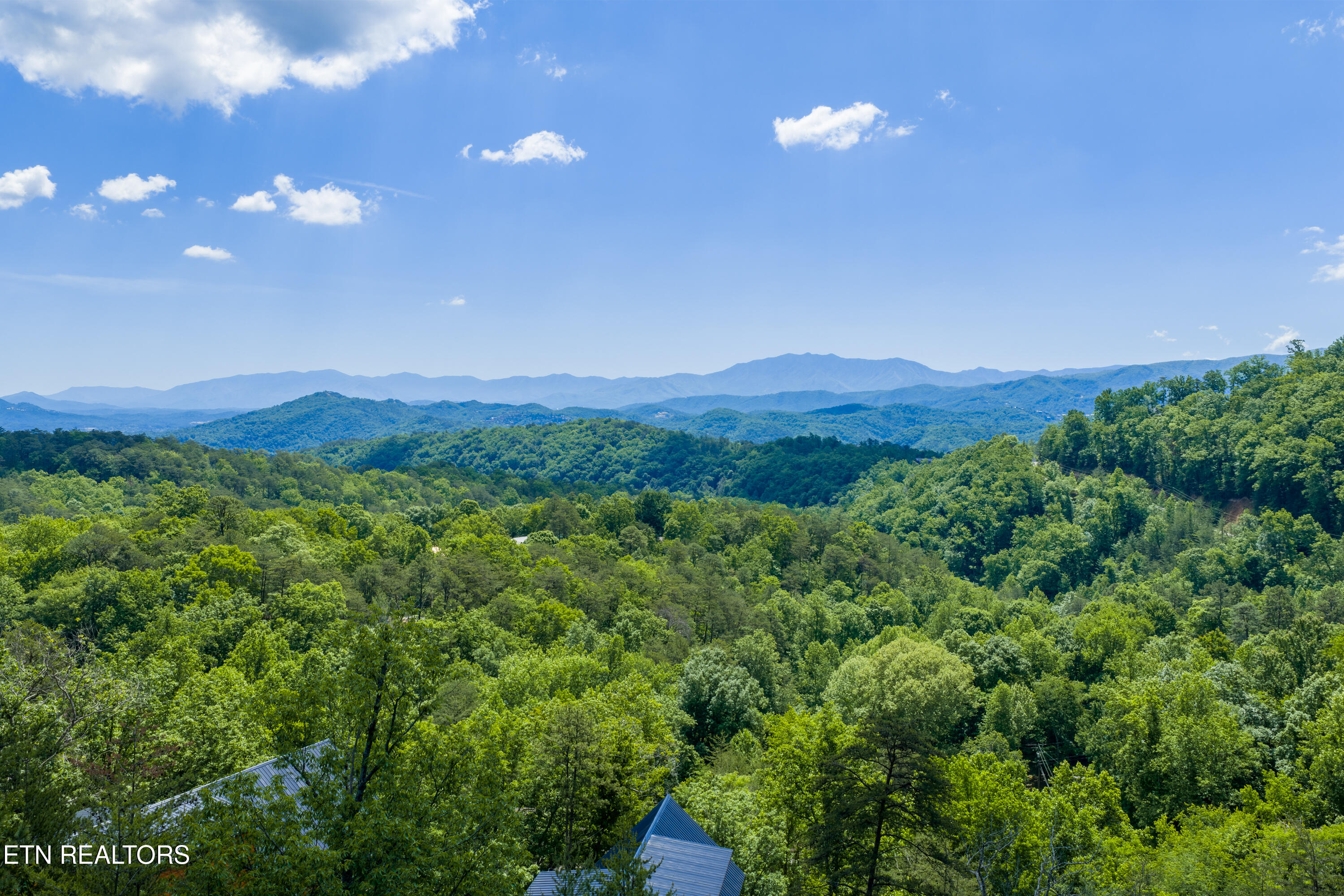 2133 Rising Fawn Way Sevierville TN 37876