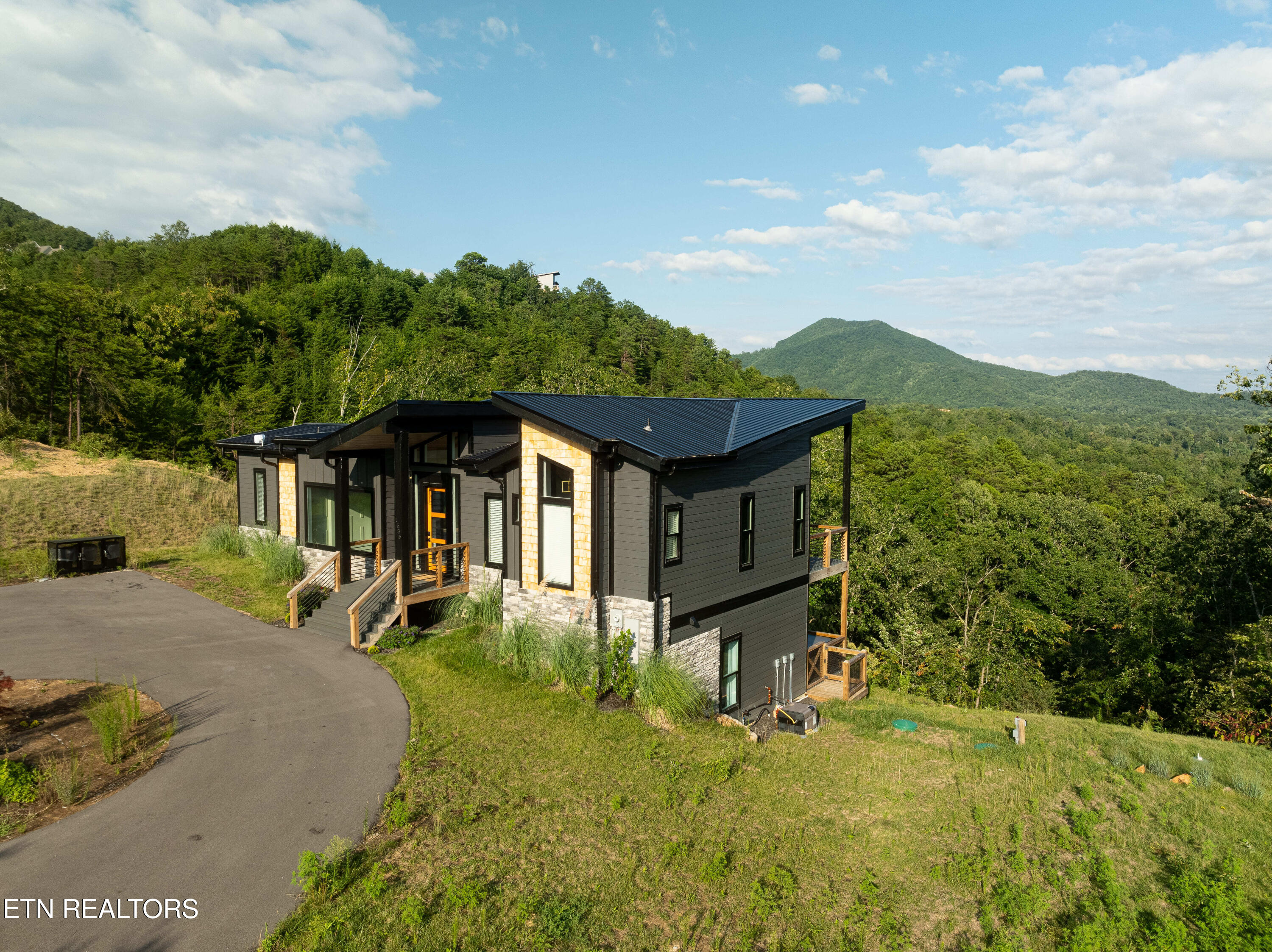 1536 Mountain Ash Way Sevierville TN 37876