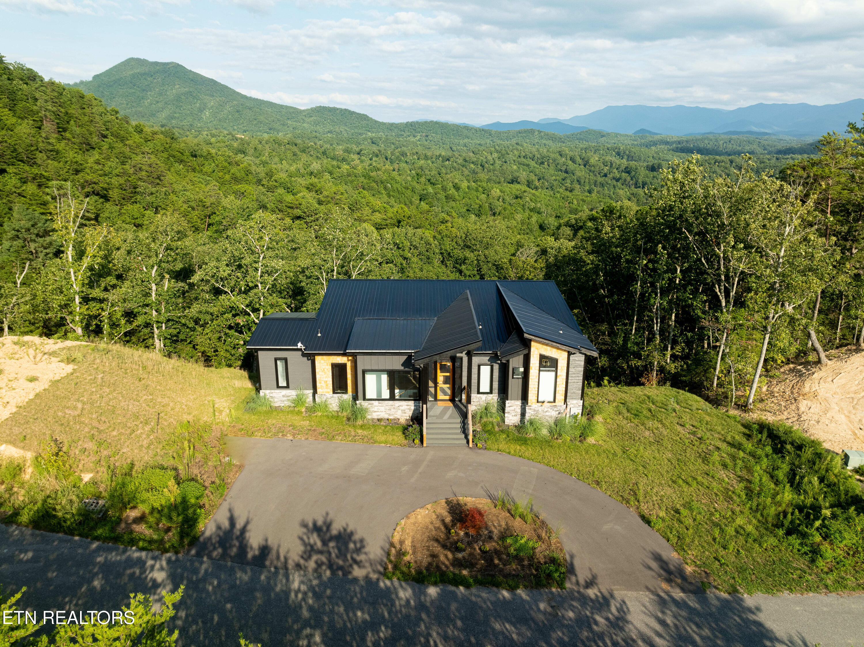 1536 Mountain Ash Way Sevierville TN 37876