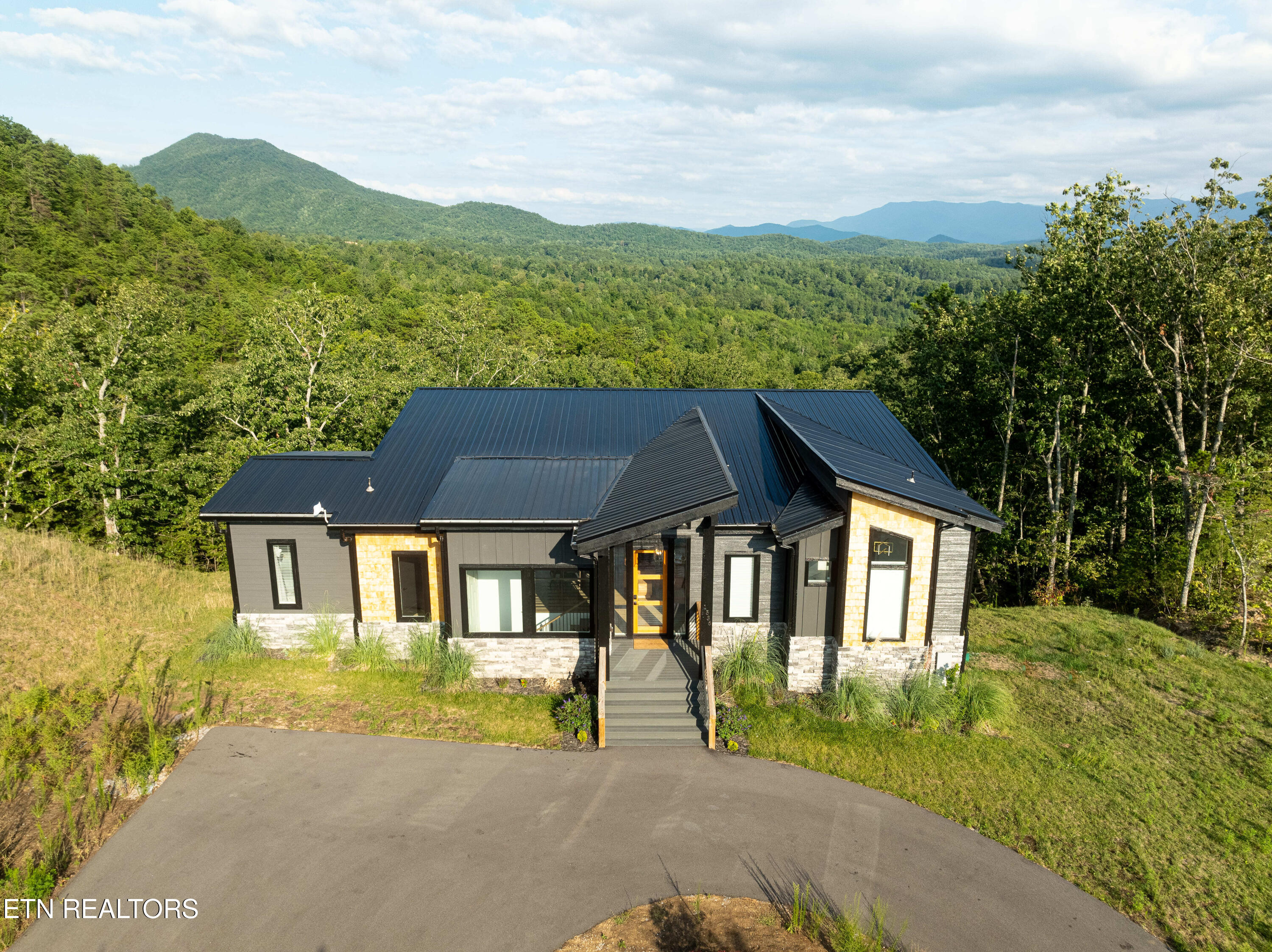 1536 Mountain Ash Way Sevierville TN 37876