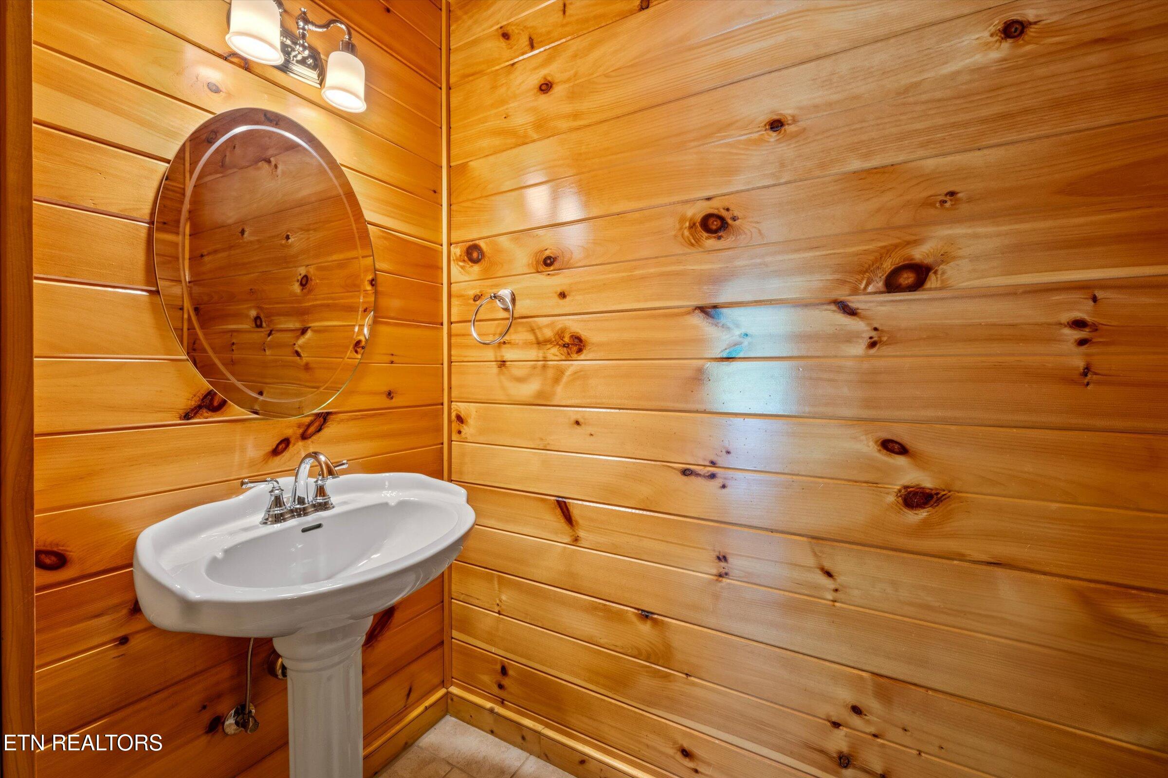 1570 Oldham Springs Way Sevierville TN 37876