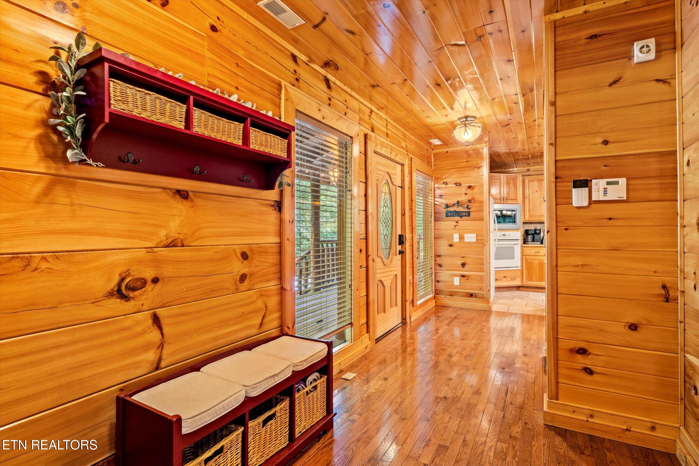 1570 Oldham Springs Way Sevierville TN 37876