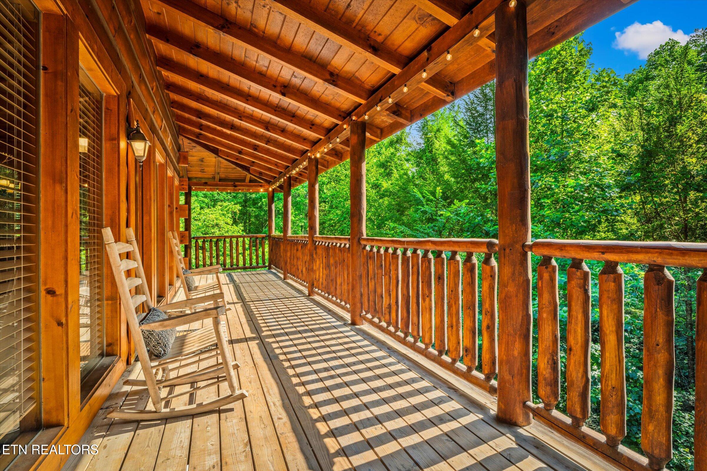 1570 Oldham Springs Way Sevierville TN 37876