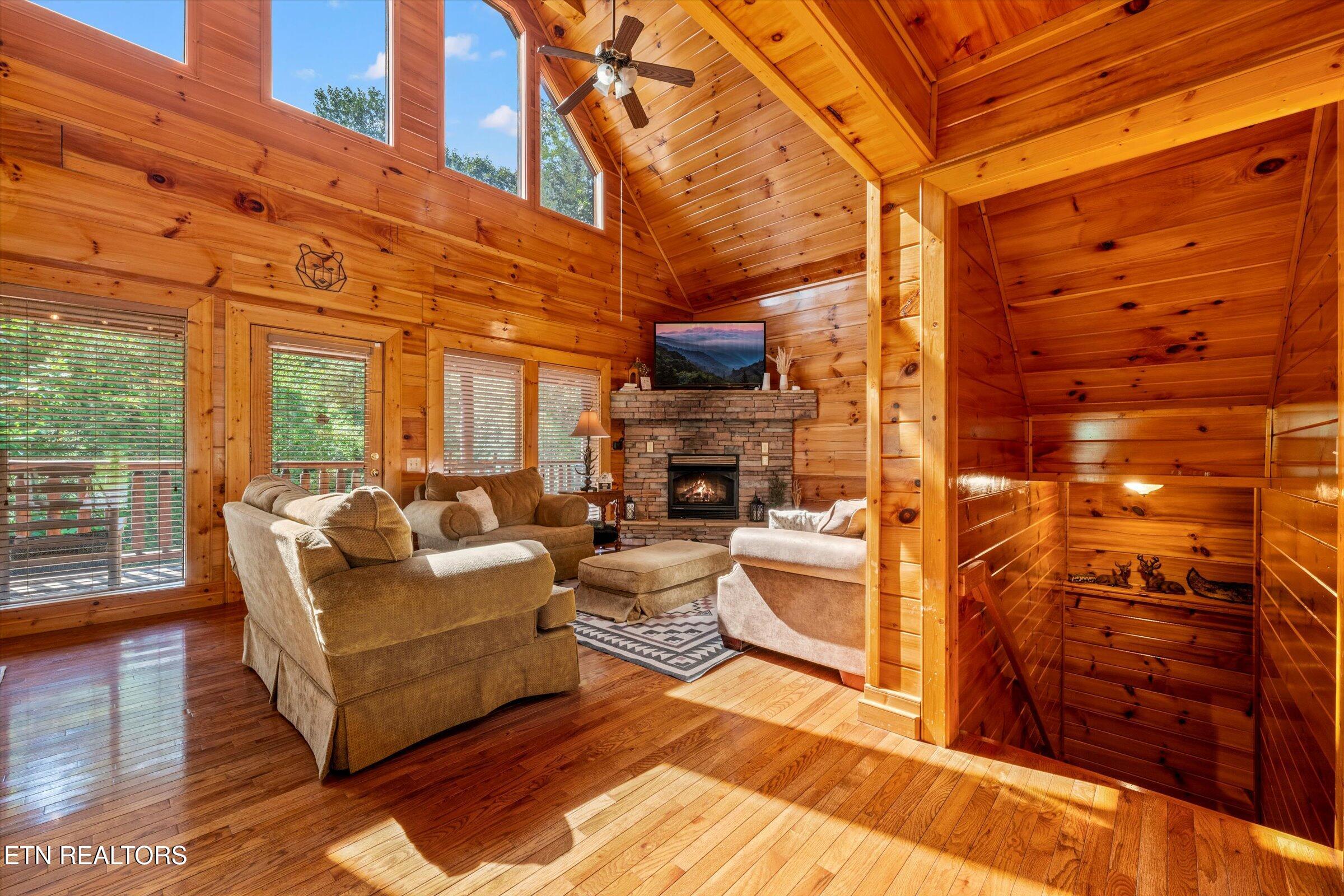 1570 Oldham Springs Way Sevierville TN 37876