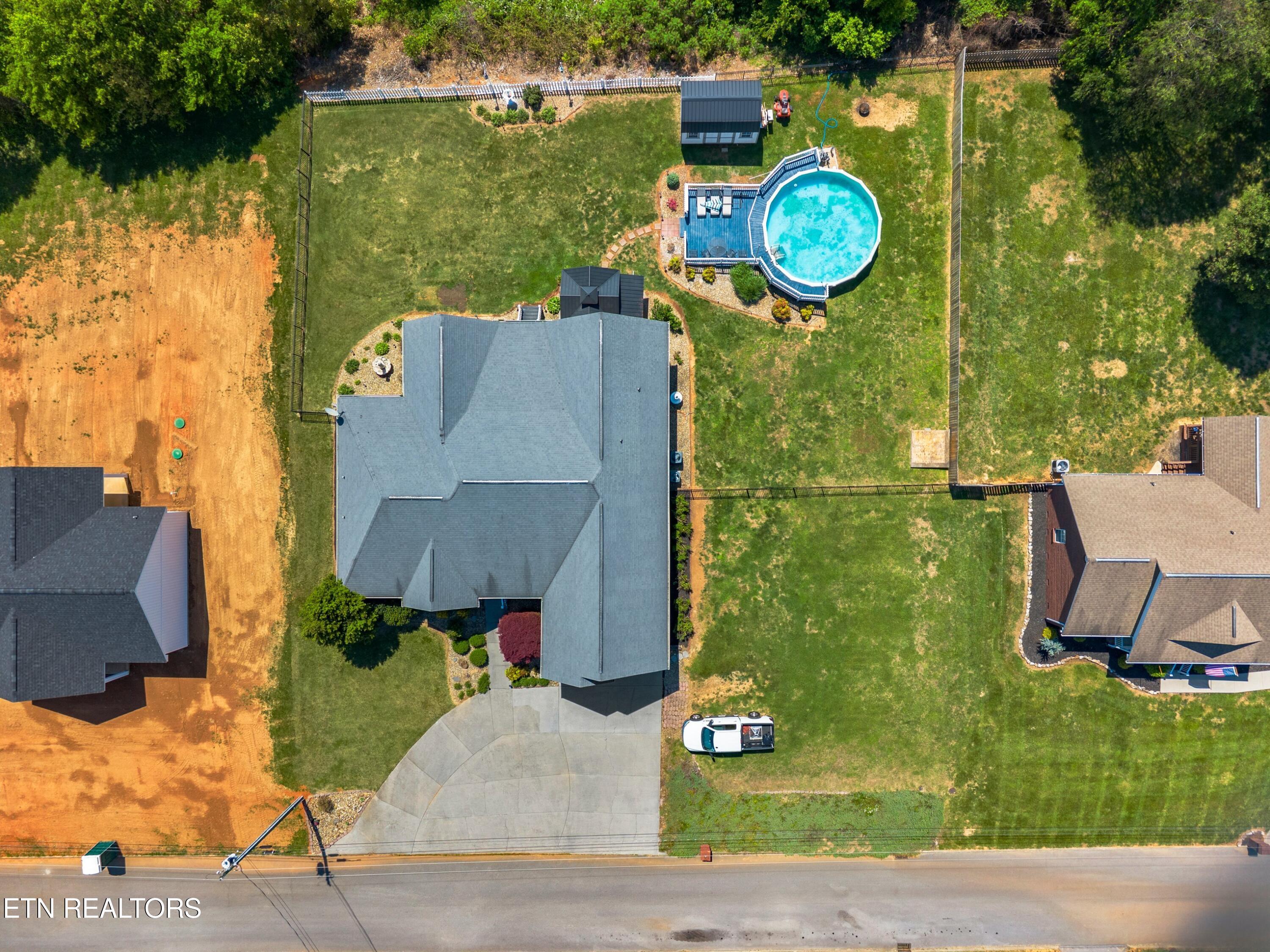 683 Privet Drive Dandridge TN 37725
