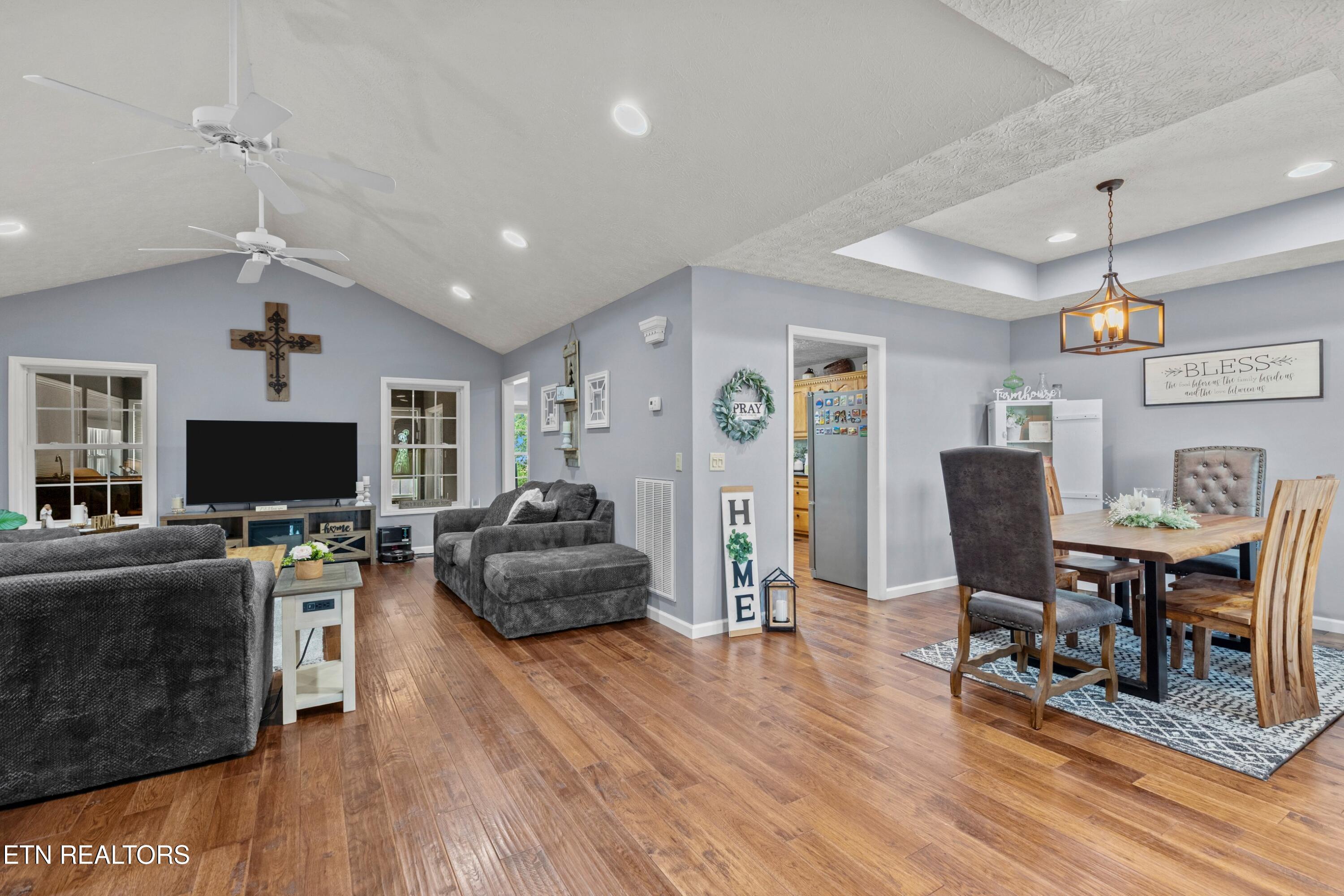 683 Privet Drive Dandridge TN 37725