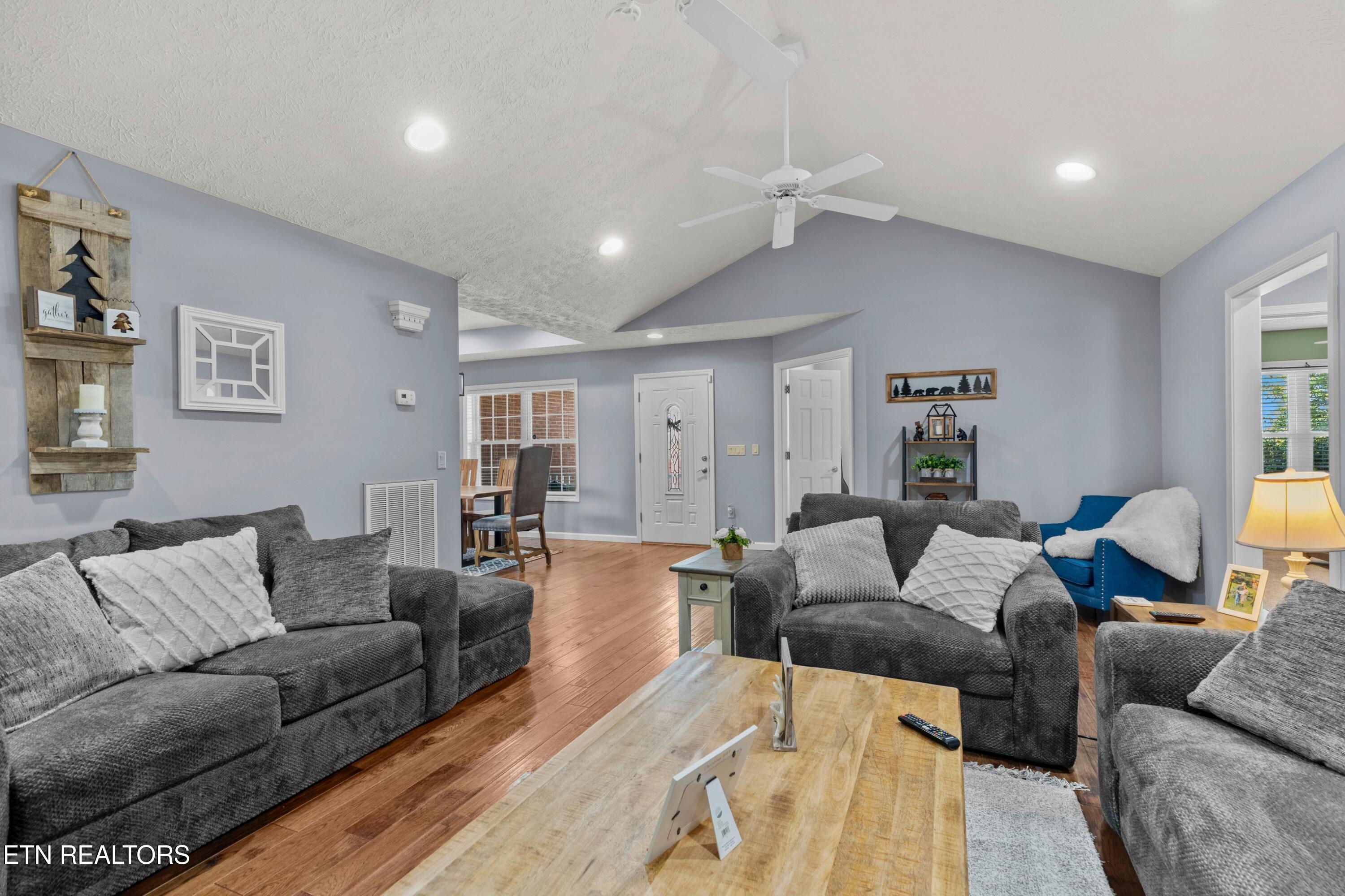 683 Privet Drive Dandridge TN 37725
