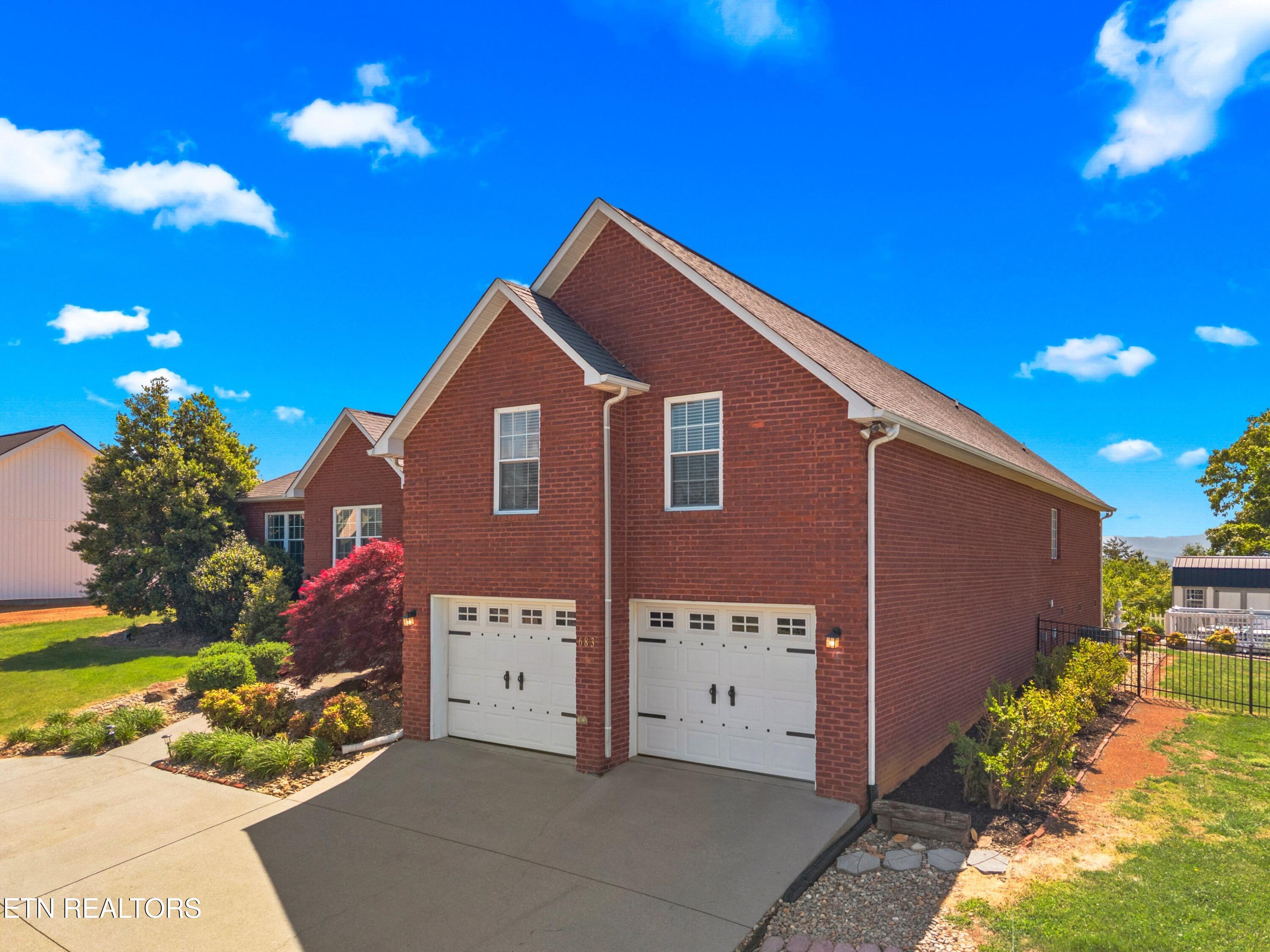 683 Privet Drive Dandridge TN 37725