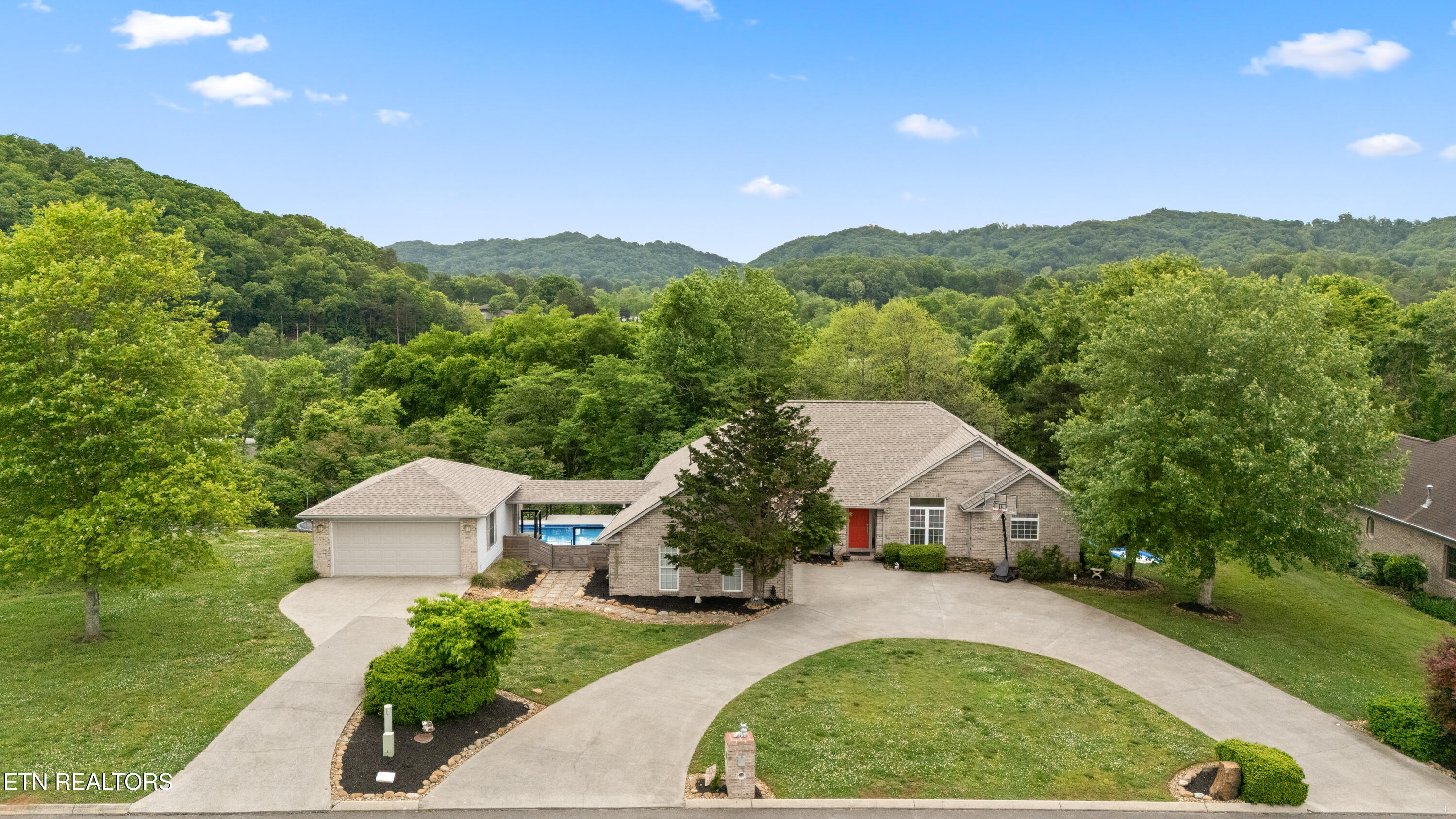111 Tradewind Street Clinton TN 37716