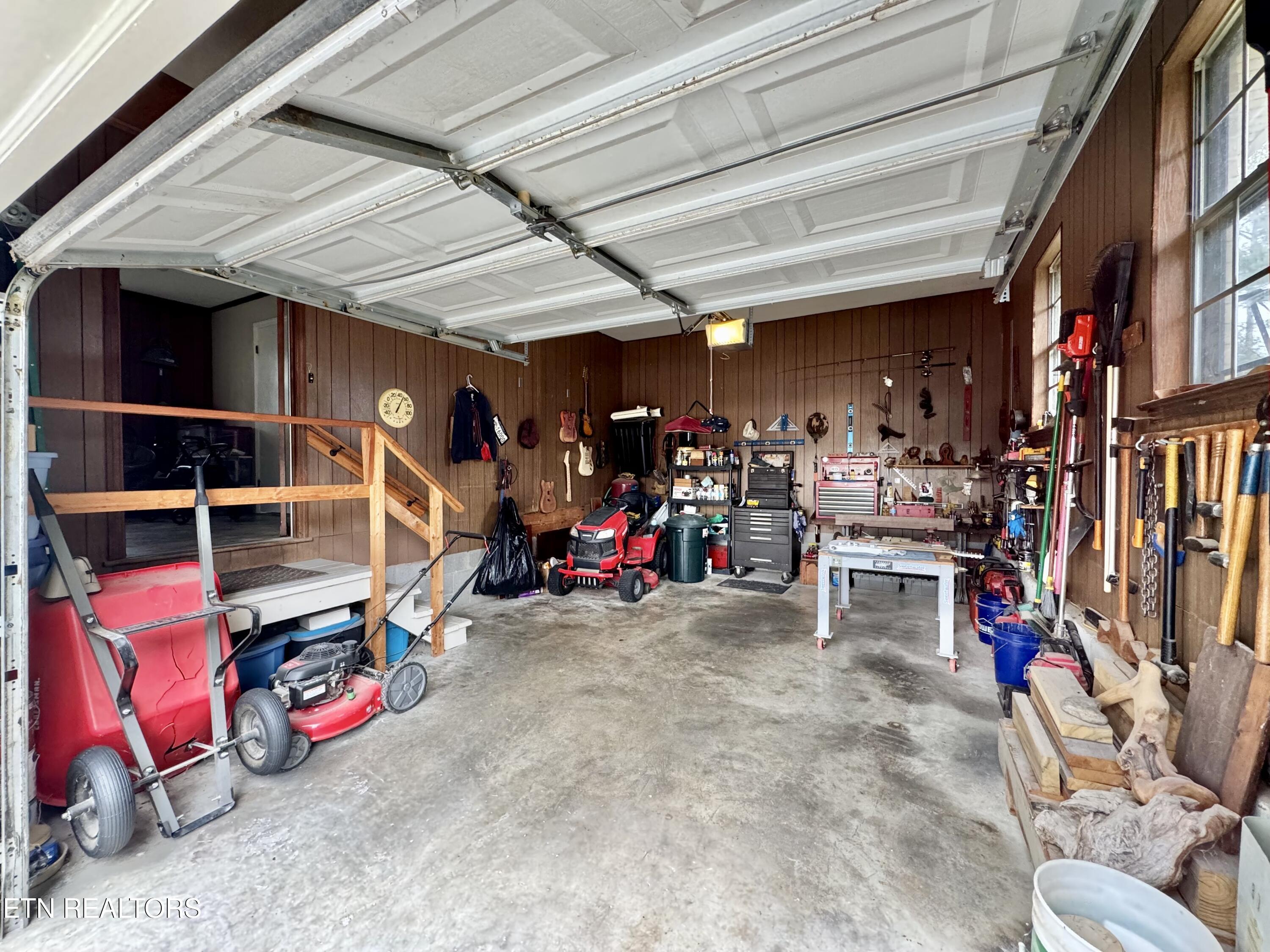 1127 Dean Corvin Lane Dayton TN 37321
